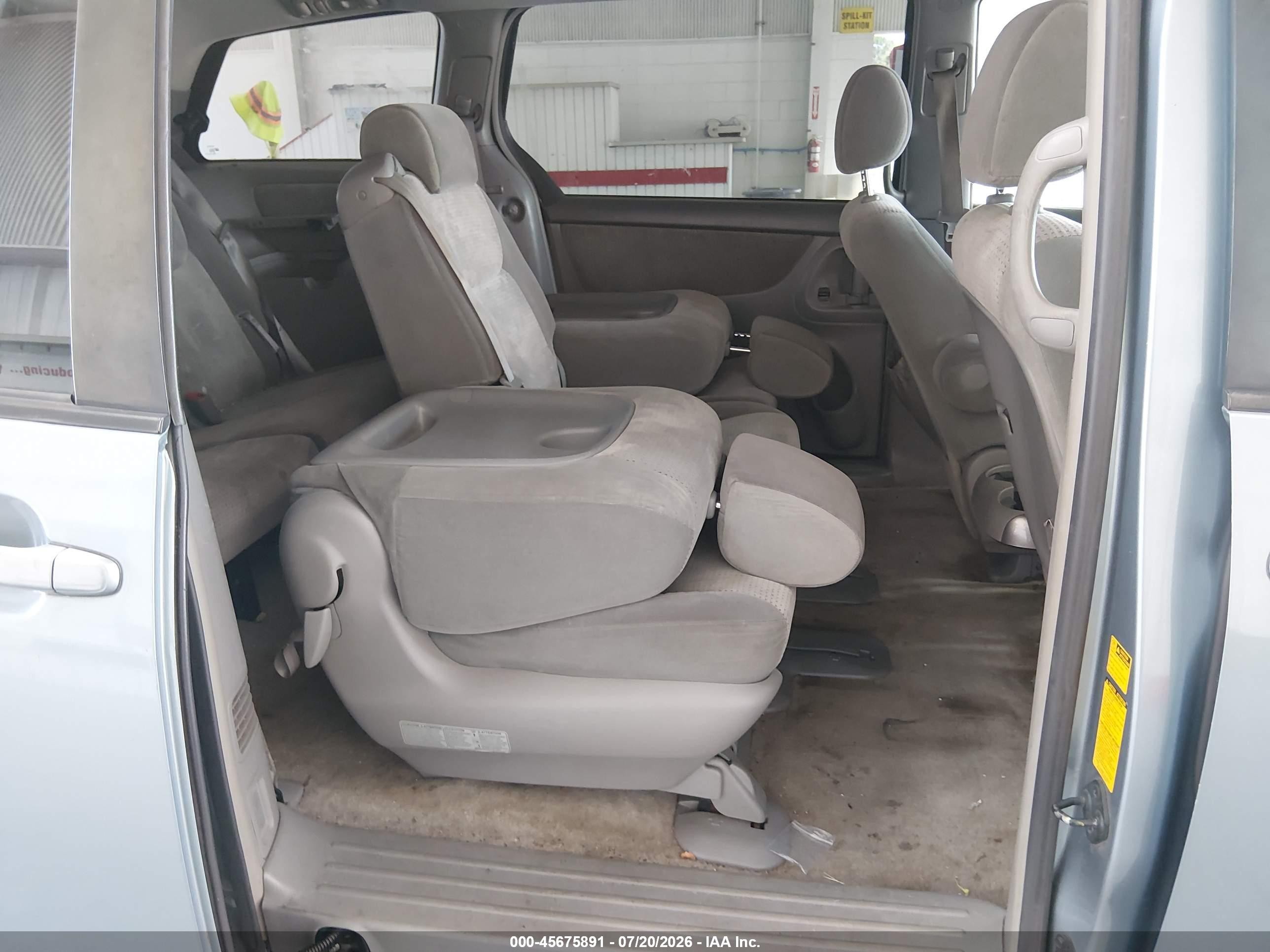 2006 Toyota Sienna Le Green vin: 5TDZA23C86S582490