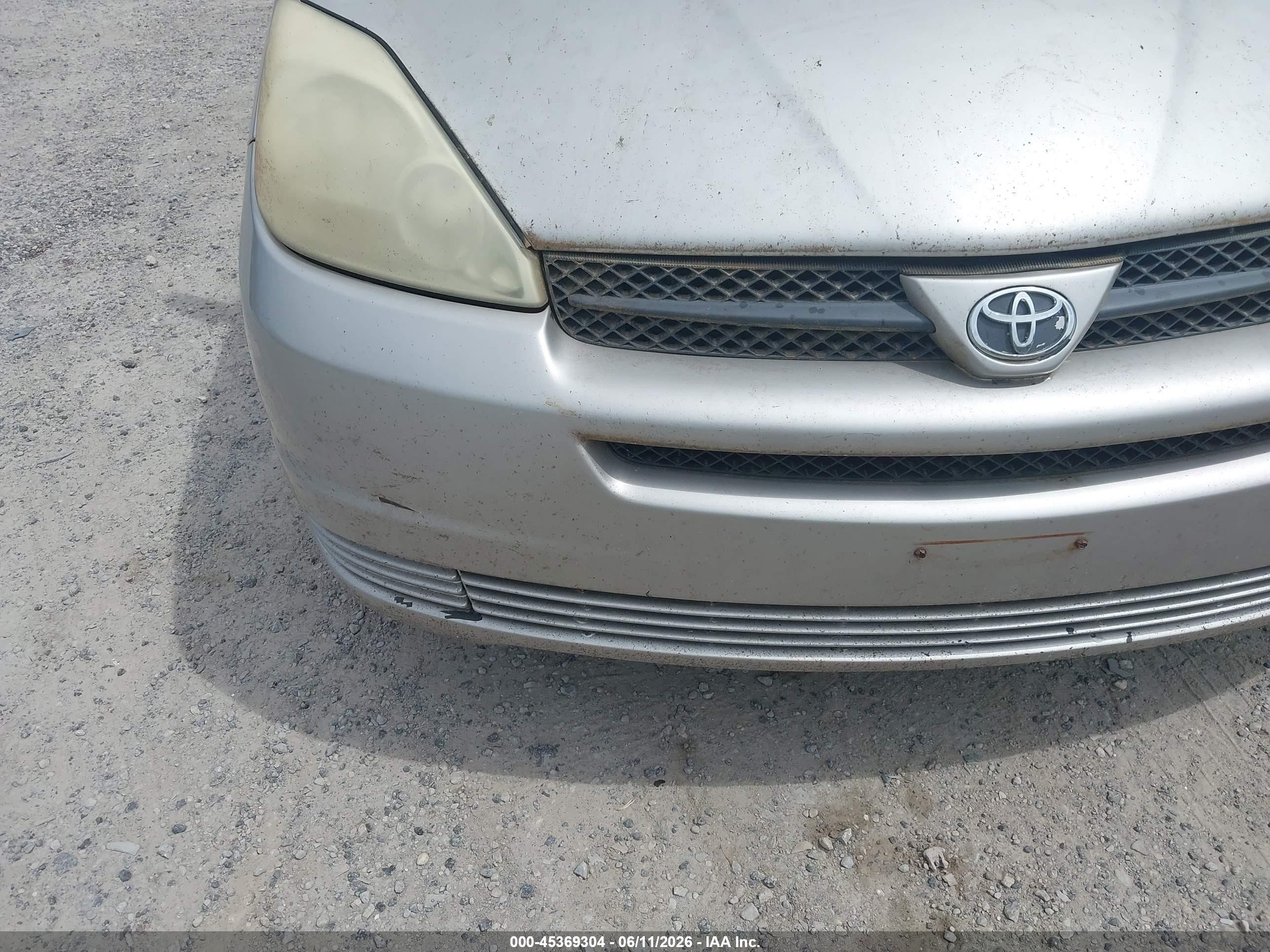 2004 Toyota Sienna Le Серебряный vin: 5TDZA23C94S012933