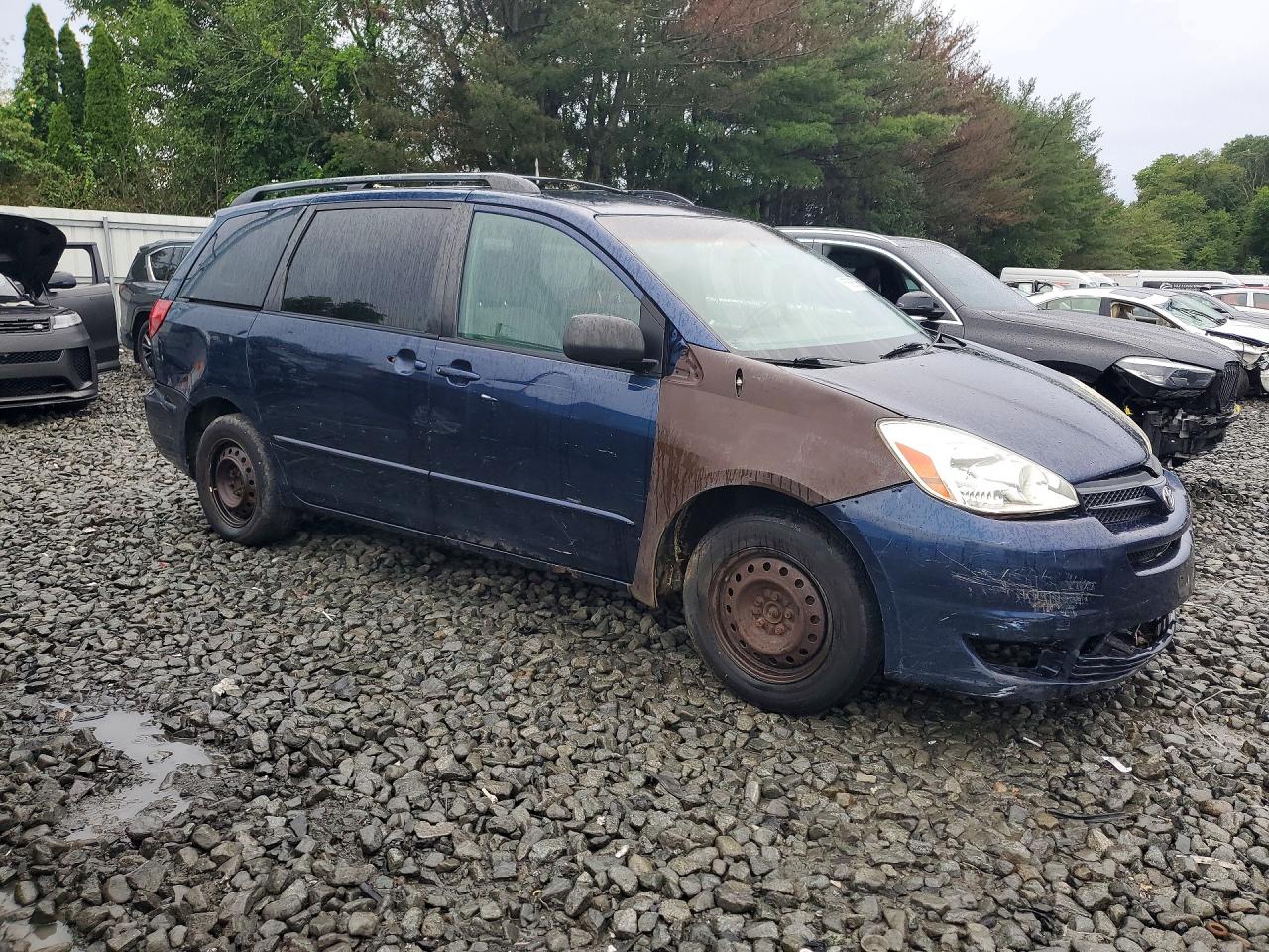 2004 Toyota Sienna Blue vin: 5TDZA23C94S034396