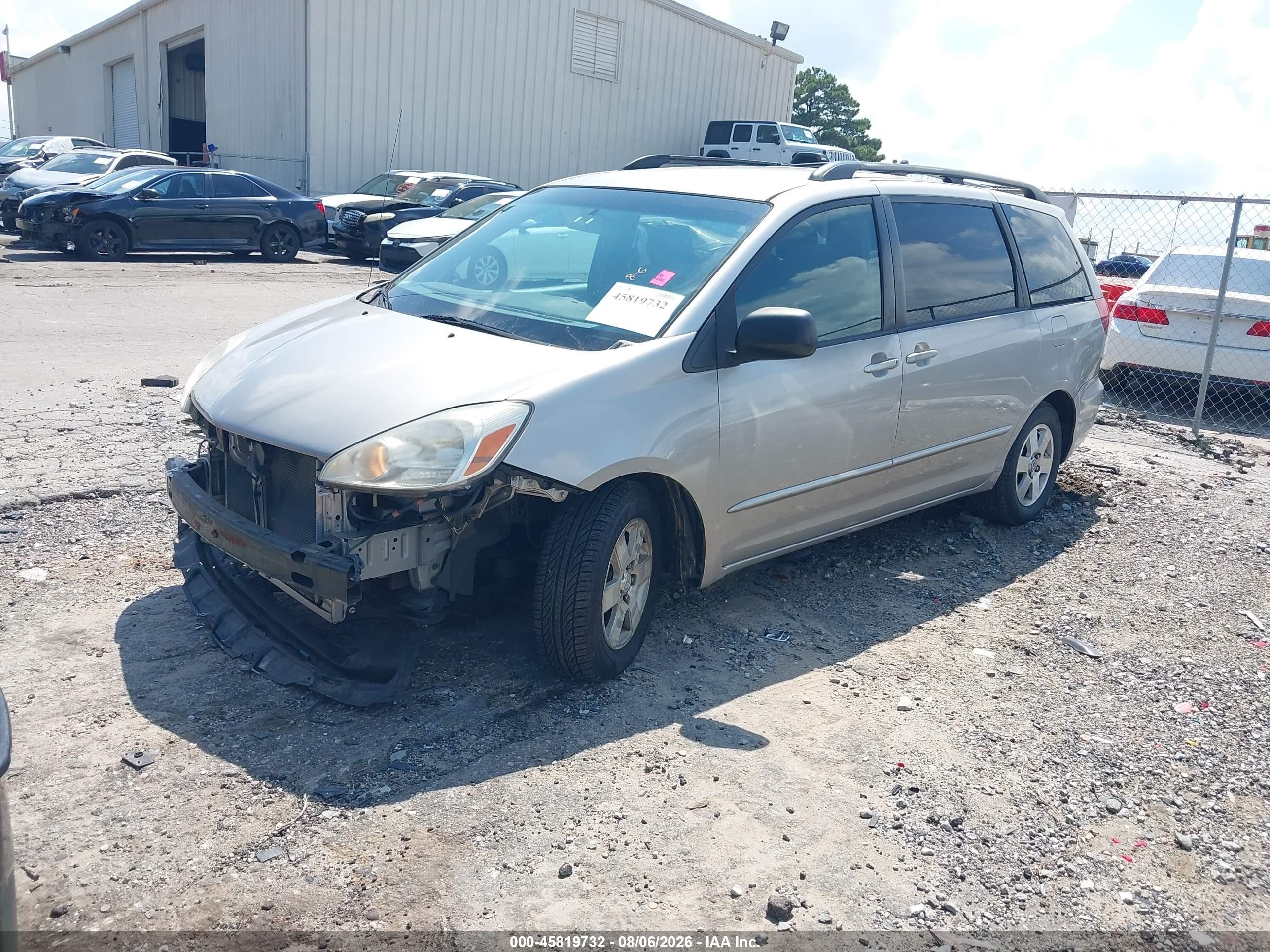 2004 Toyota Sienna Le Silver vin: 5TDZA23C94S094792