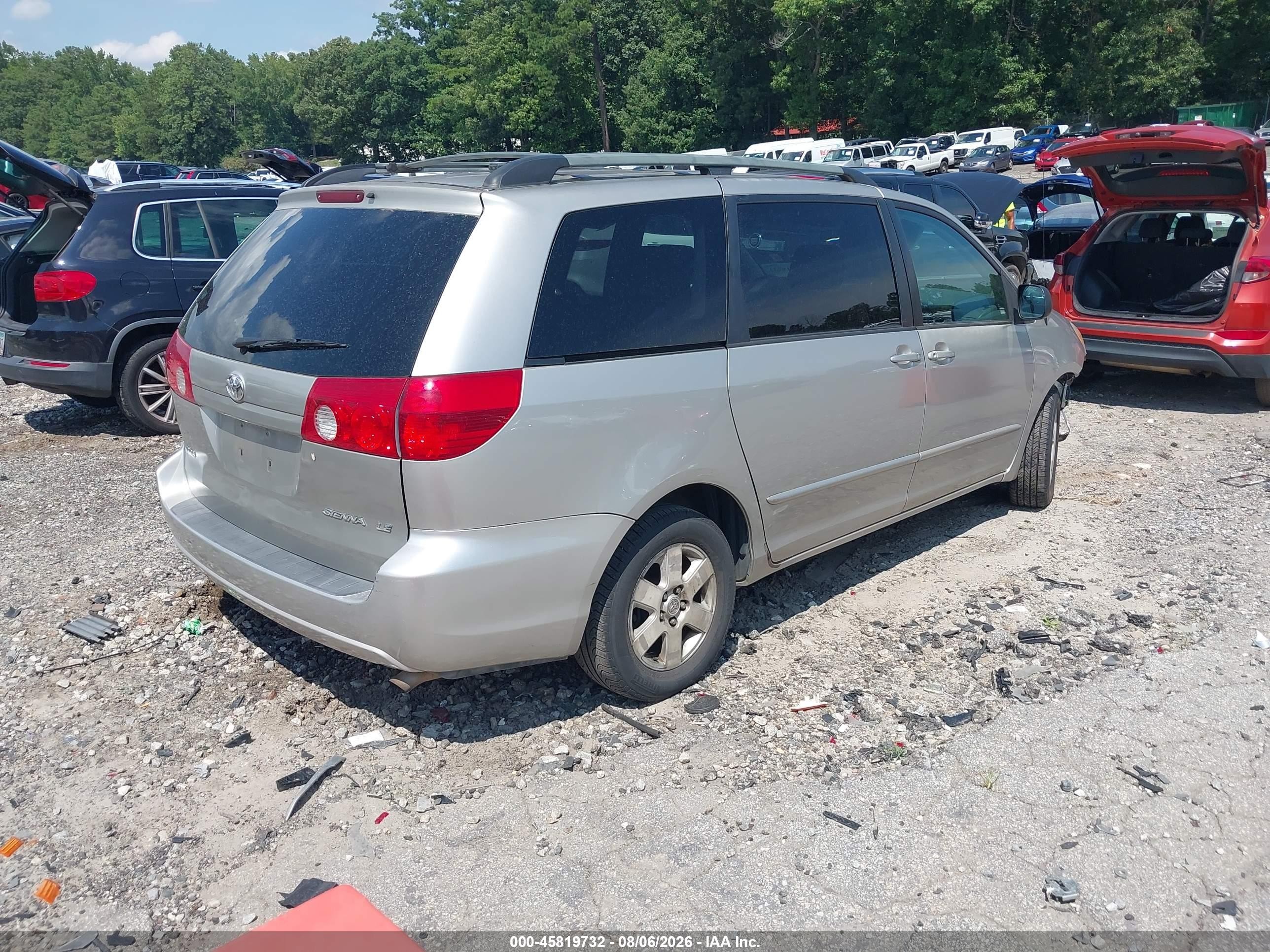 2004 Toyota Sienna Le Silver vin: 5TDZA23C94S094792