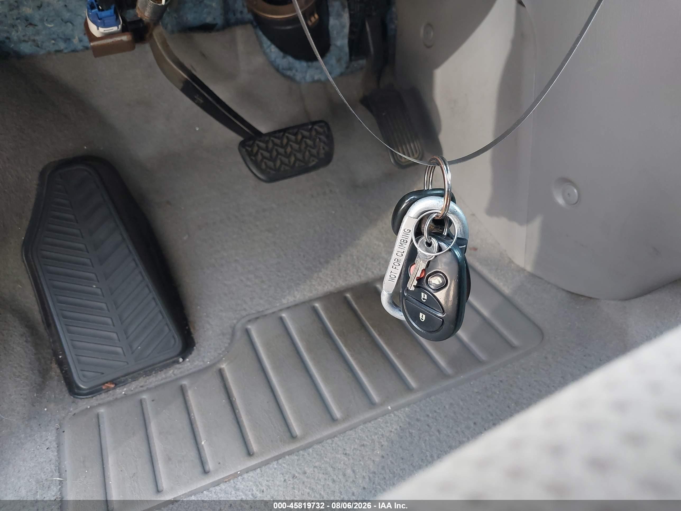 2004 Toyota Sienna Le Silver vin: 5TDZA23C94S094792