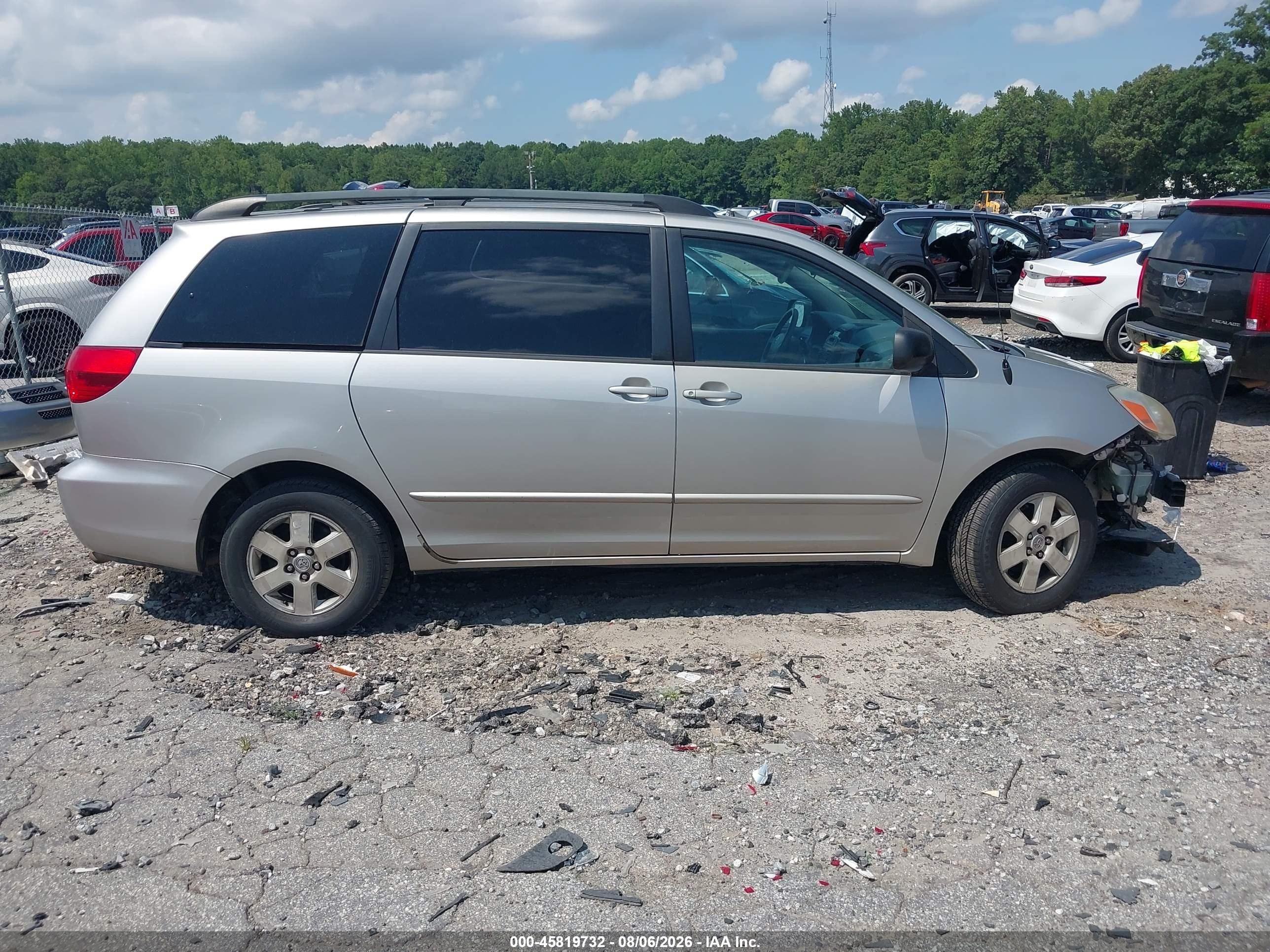 2004 Toyota Sienna Le Silver vin: 5TDZA23C94S094792