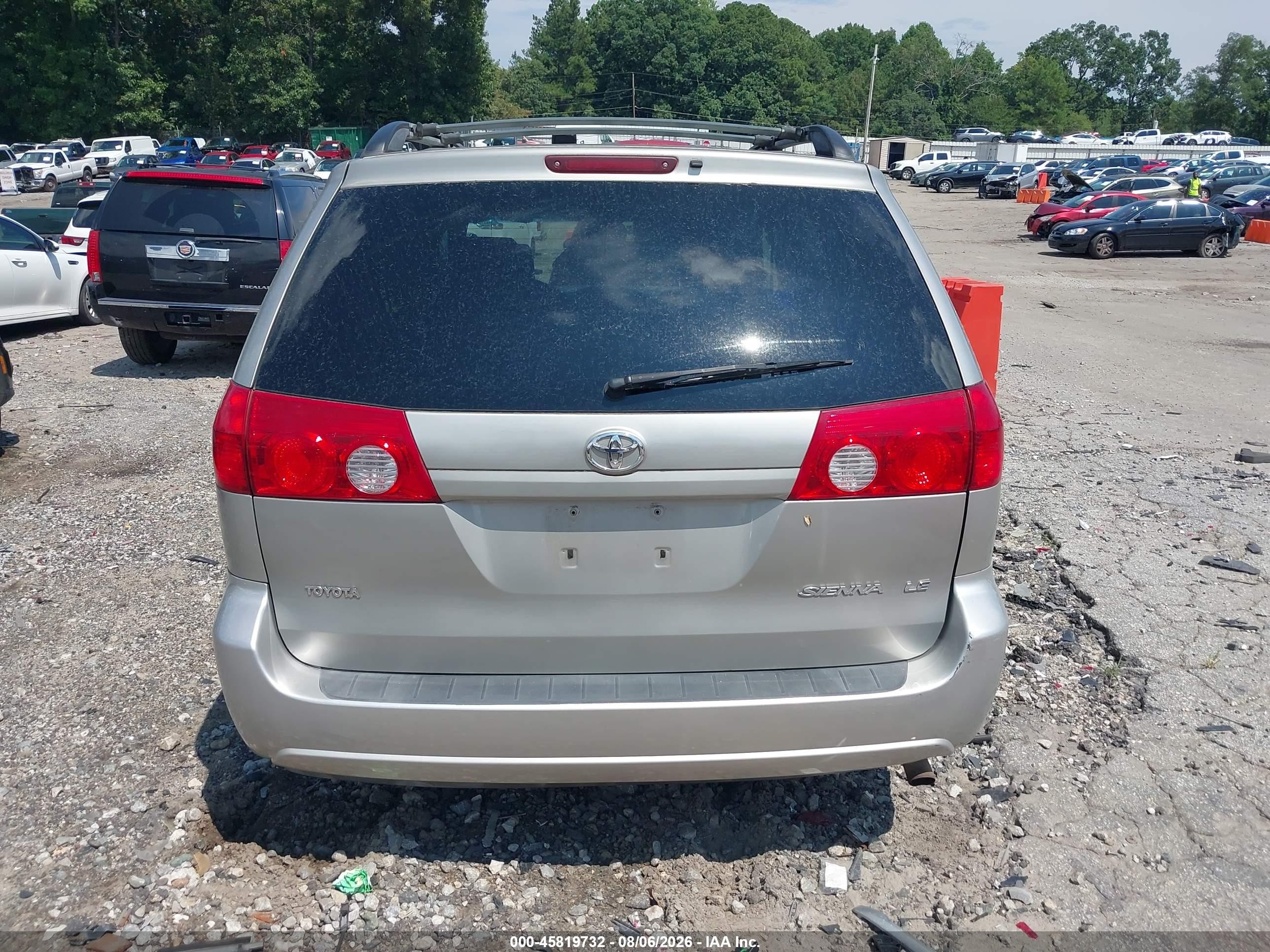 2004 Toyota Sienna Le Silver vin: 5TDZA23C94S094792