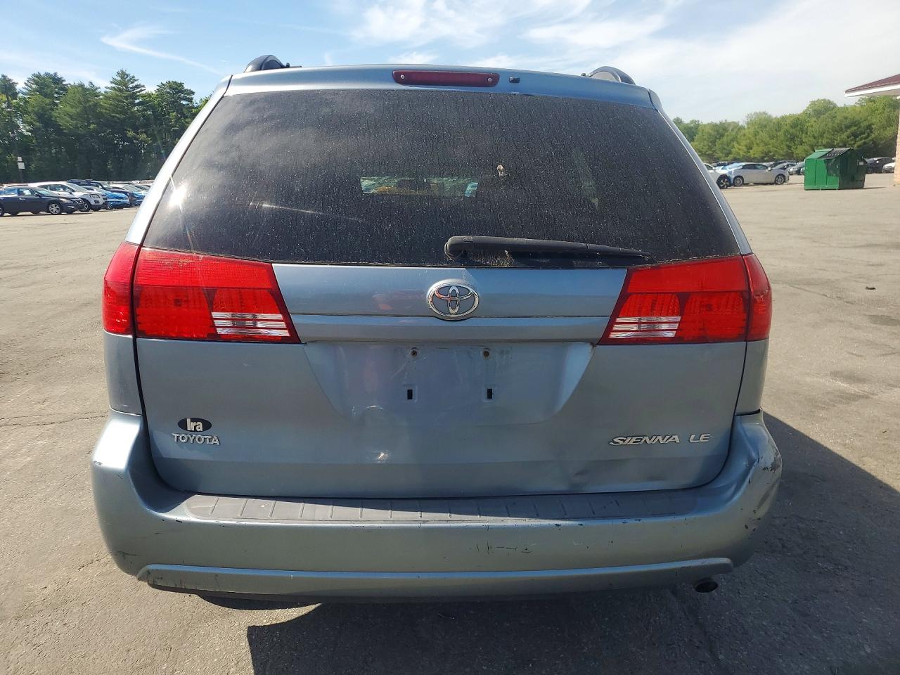 2004 Toyota Sienna Le 7 Passenger Blue vin: 5TDZA23C94S109341