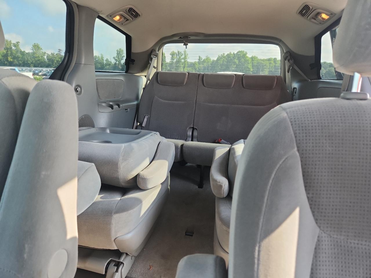 2005 Toyota Sienna Le 7 Passenger Blue vin: 5TDZA23C95S254493