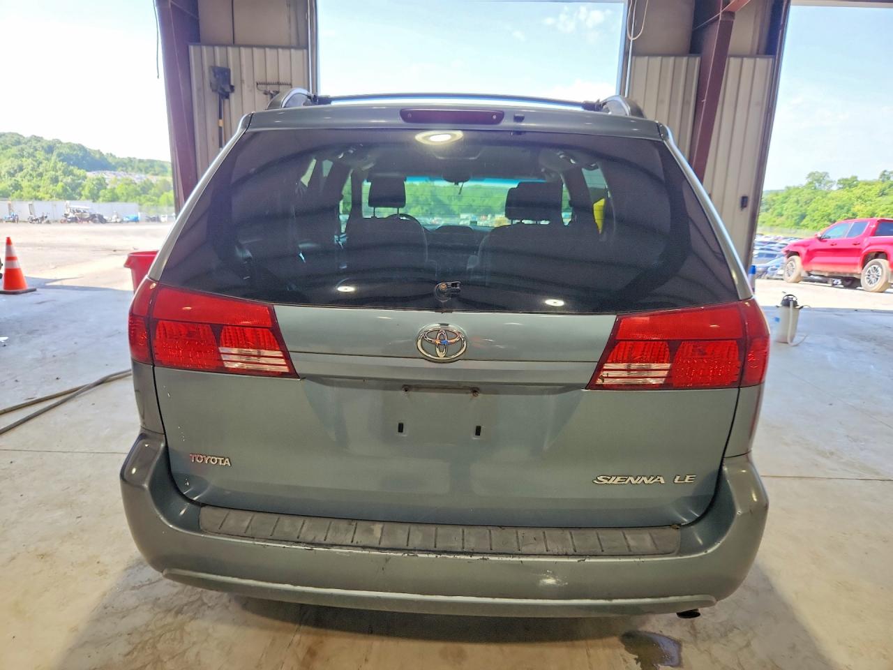 2005 Toyota Sienna Le 7 Passenger Blue vin: 5TDZA23C95S278986