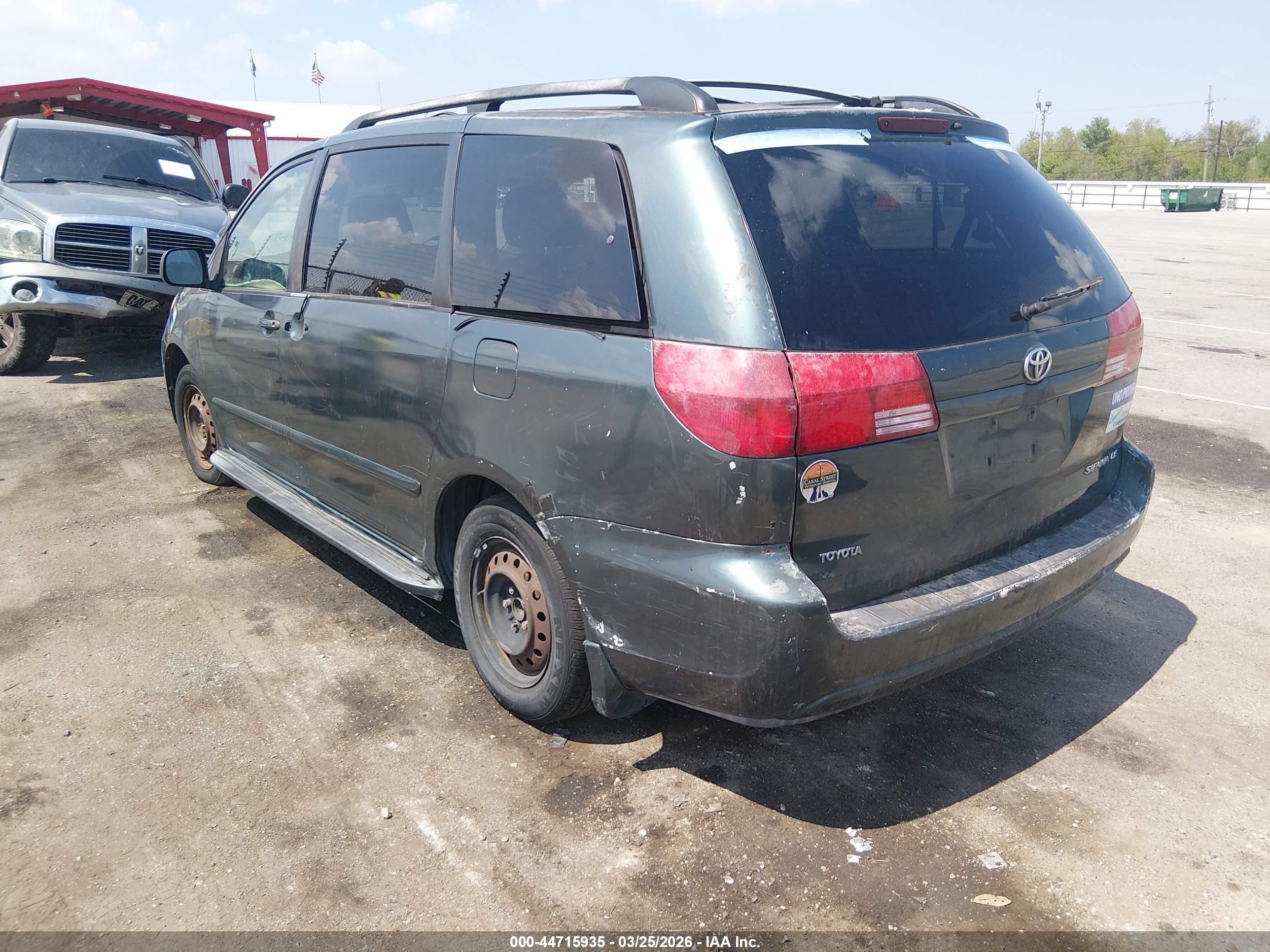 2005 Toyota Sienna Le Green vin: 5TDZA23C95S287221