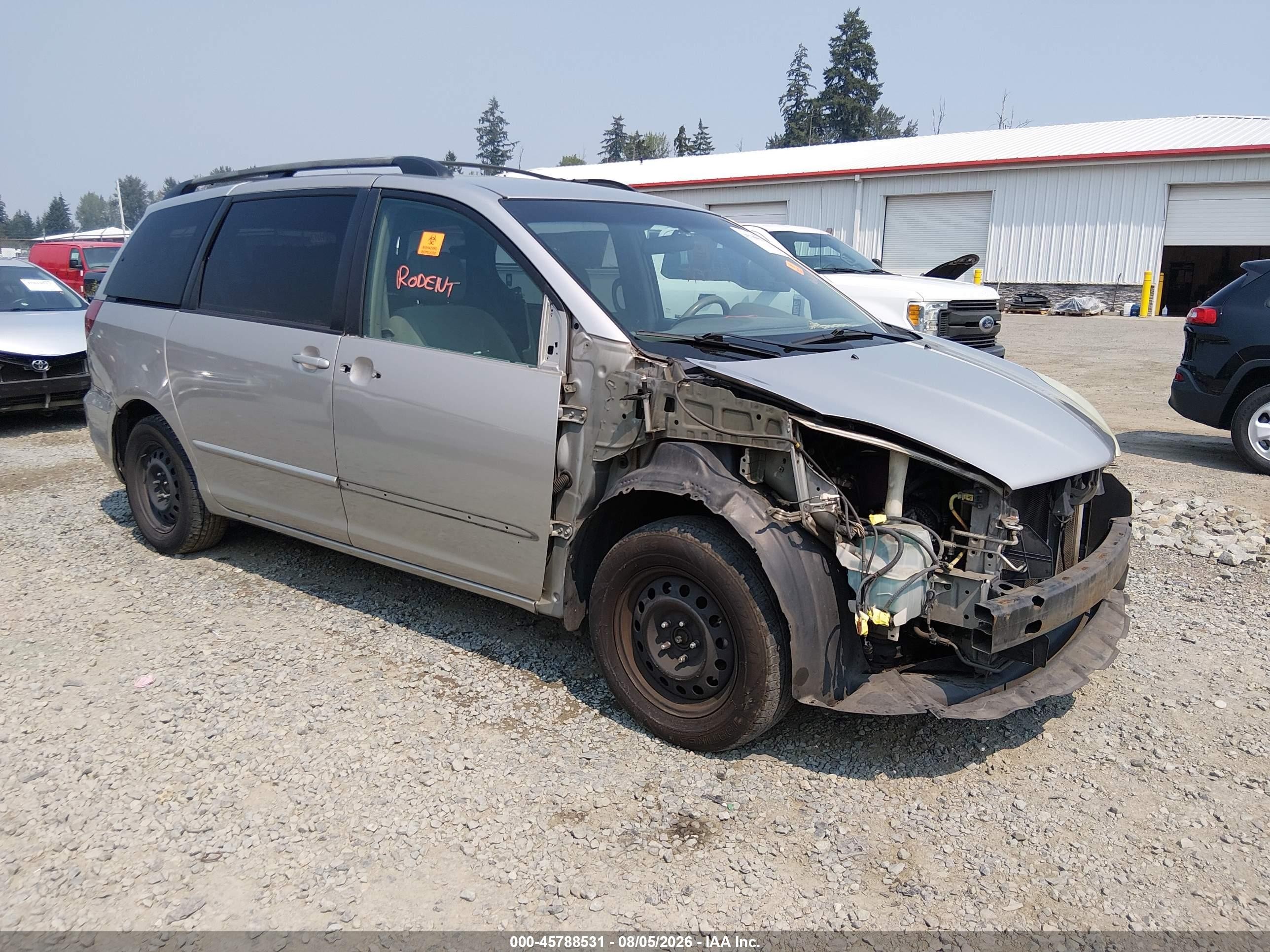 2005 Toyota Sienna Le Silver vin: 5TDZA23C95S352956