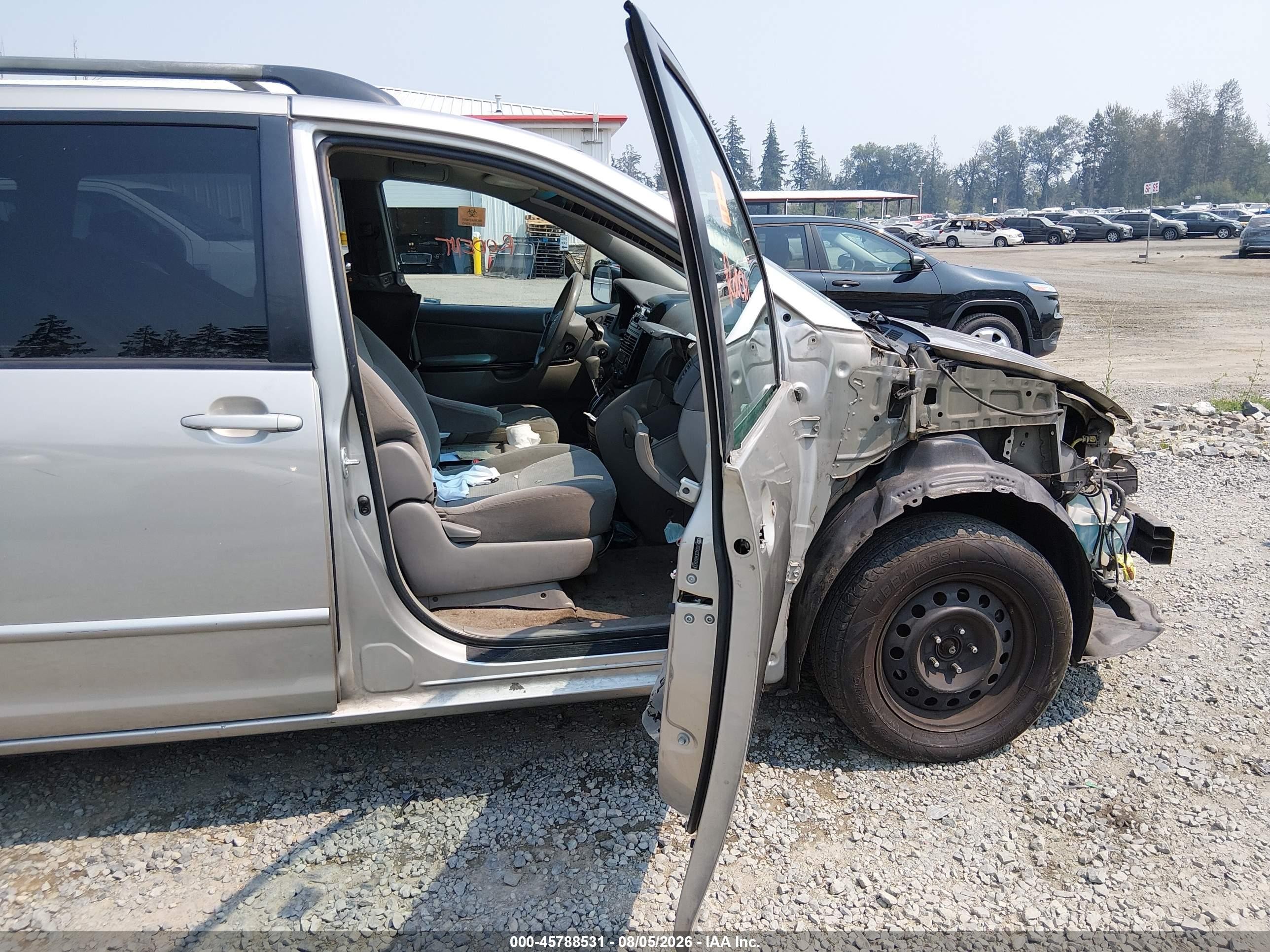 2005 Toyota Sienna Le Silver vin: 5TDZA23C95S352956