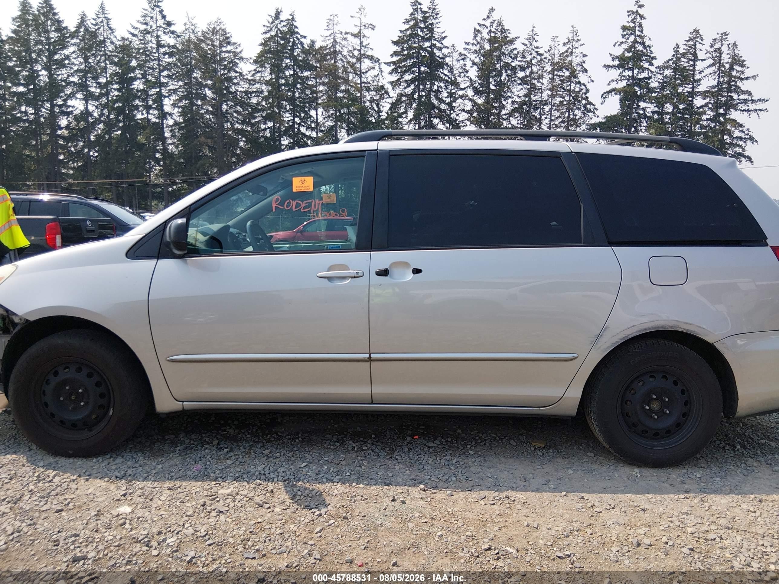 2005 Toyota Sienna Le Silver vin: 5TDZA23C95S352956