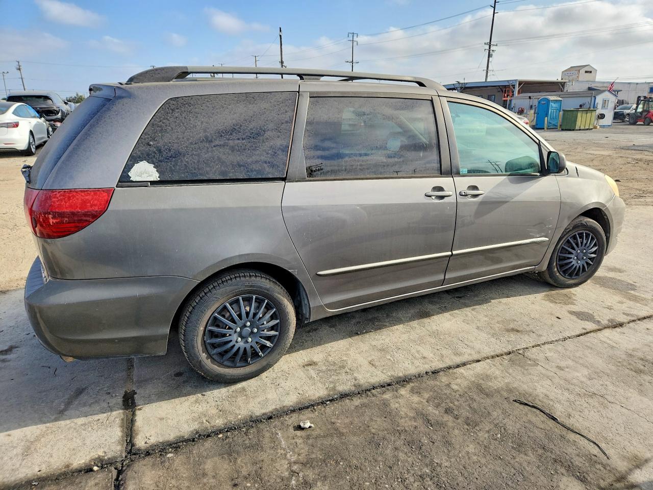 2005 Toyota Sienna Le 8 Passenger Gray vin: 5TDZA23C95S358093