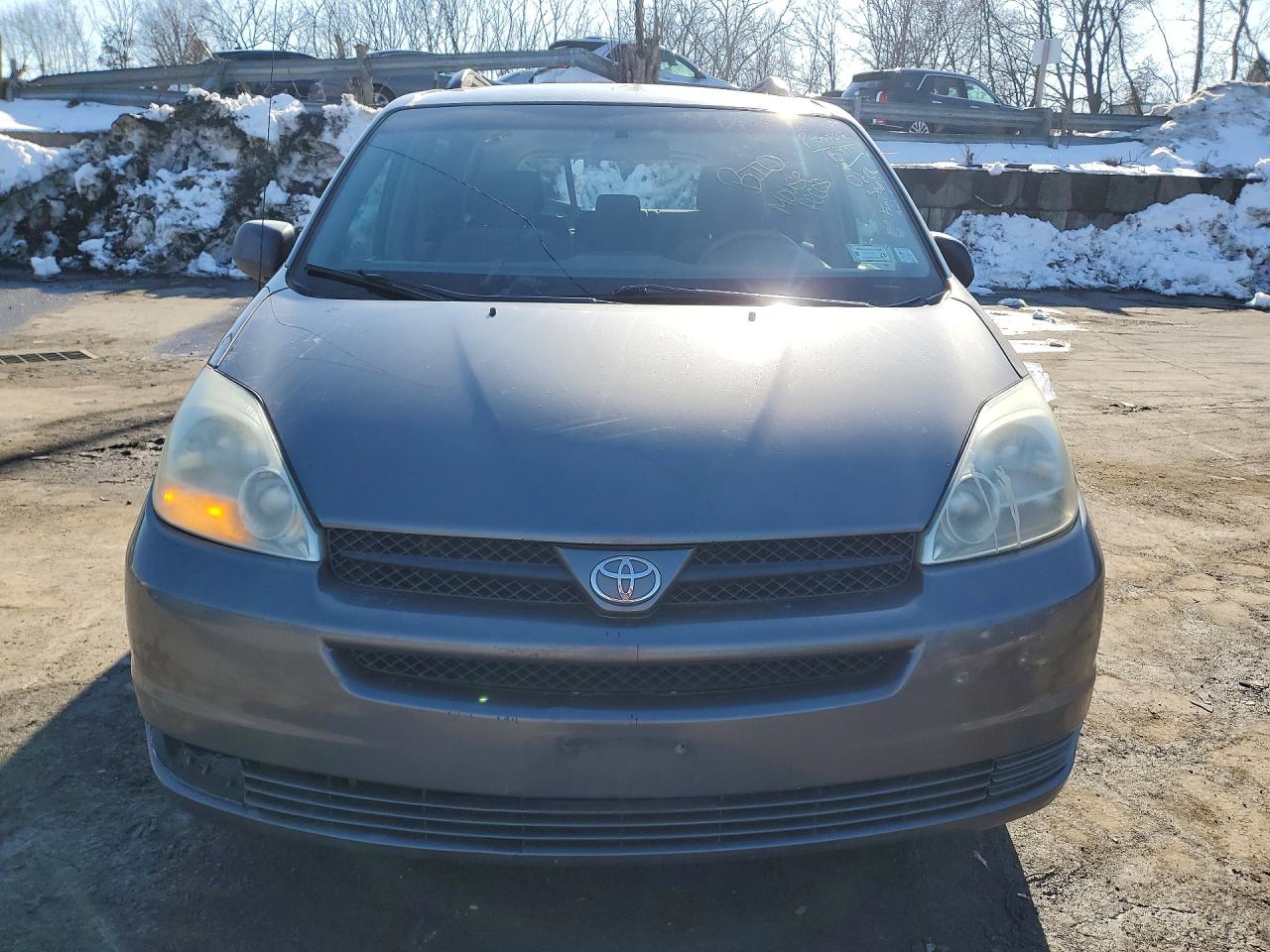 2005 Toyota Sienna Le 8 Passenger Gray vin: 5TDZA23C95S362757