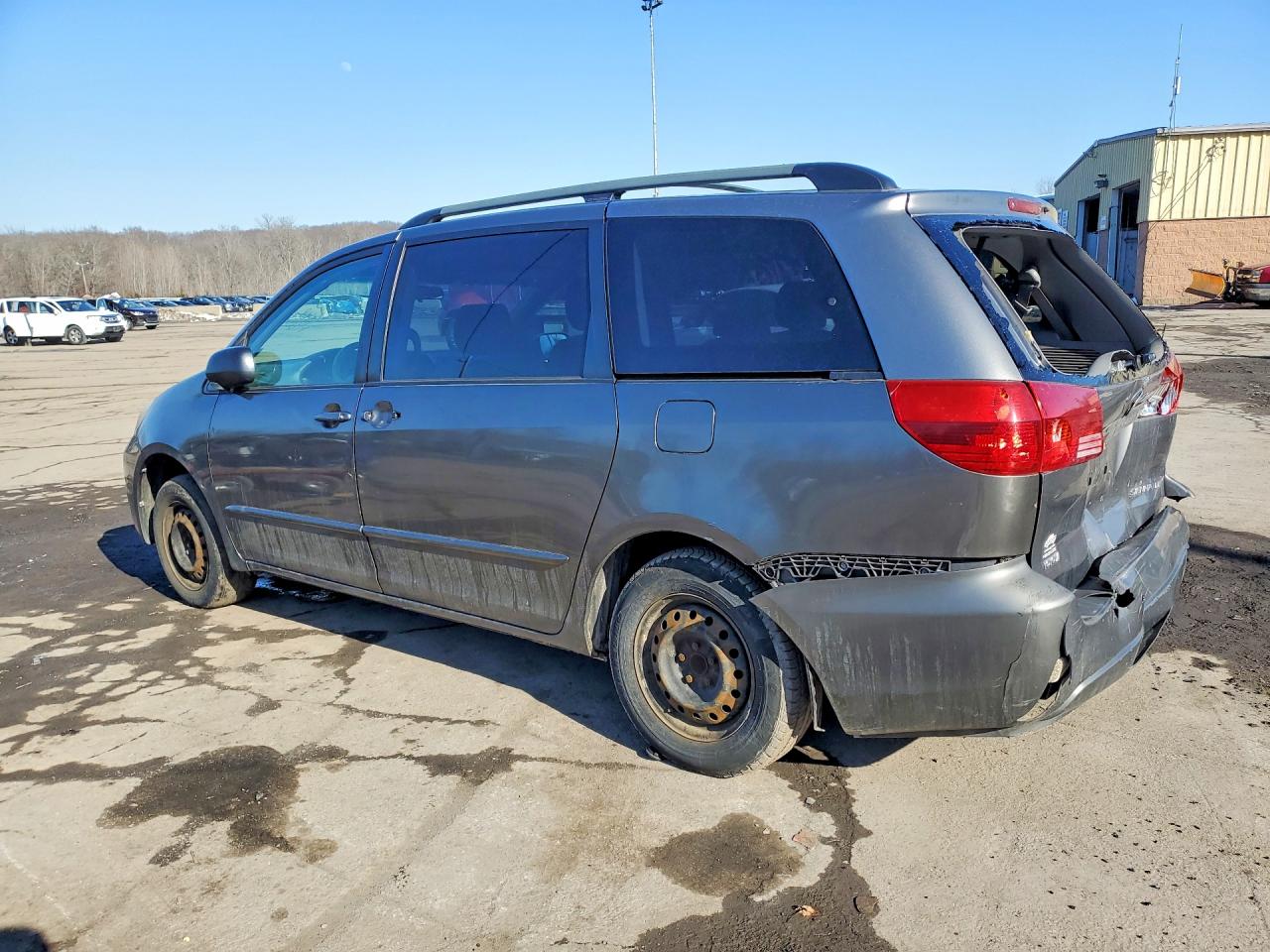 2005 Toyota Sienna Le 8 Passenger Gray vin: 5TDZA23C95S362757