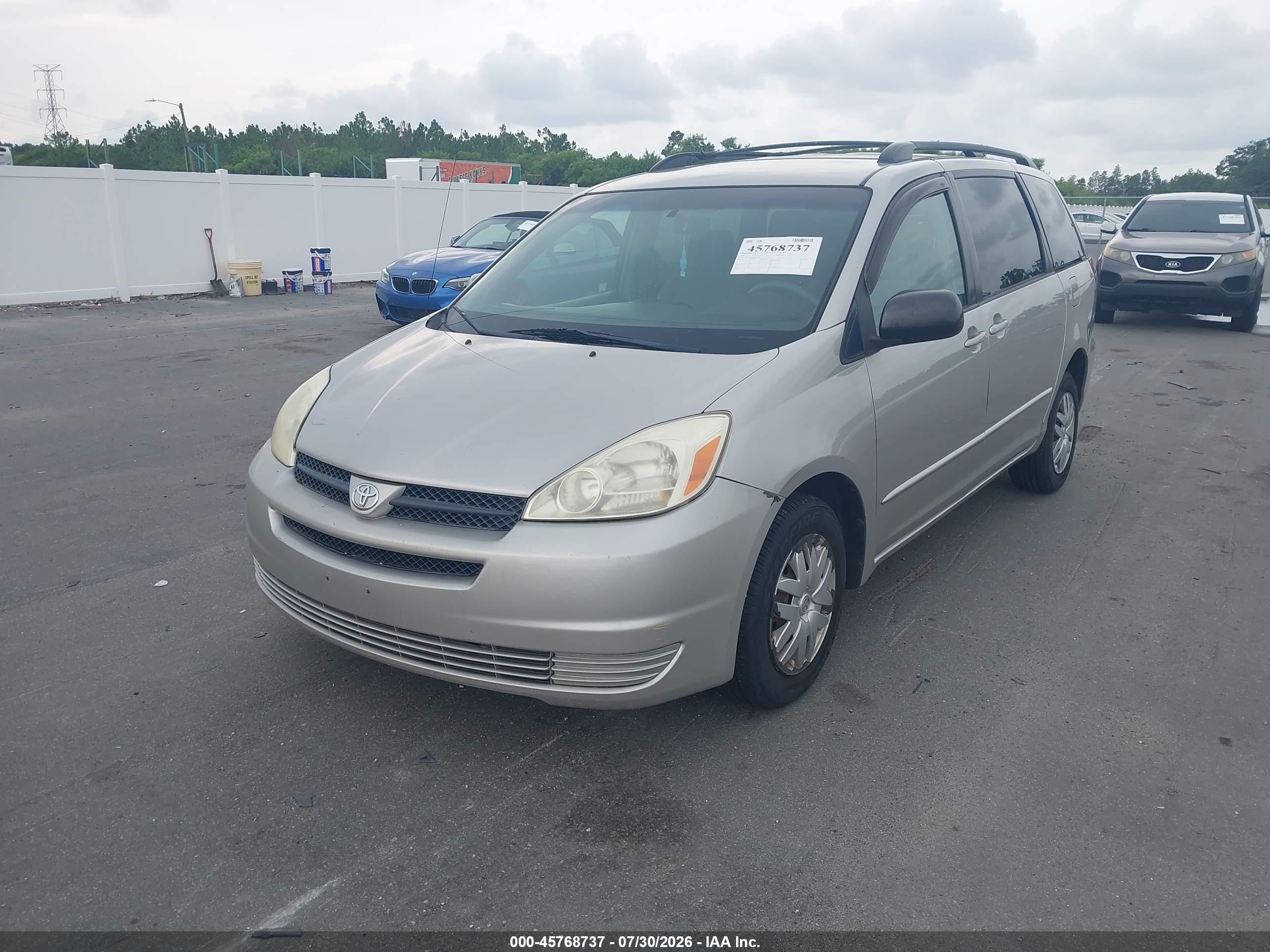 2005 Toyota Sienna Le Серебряный vin: 5TDZA23C95S377095
