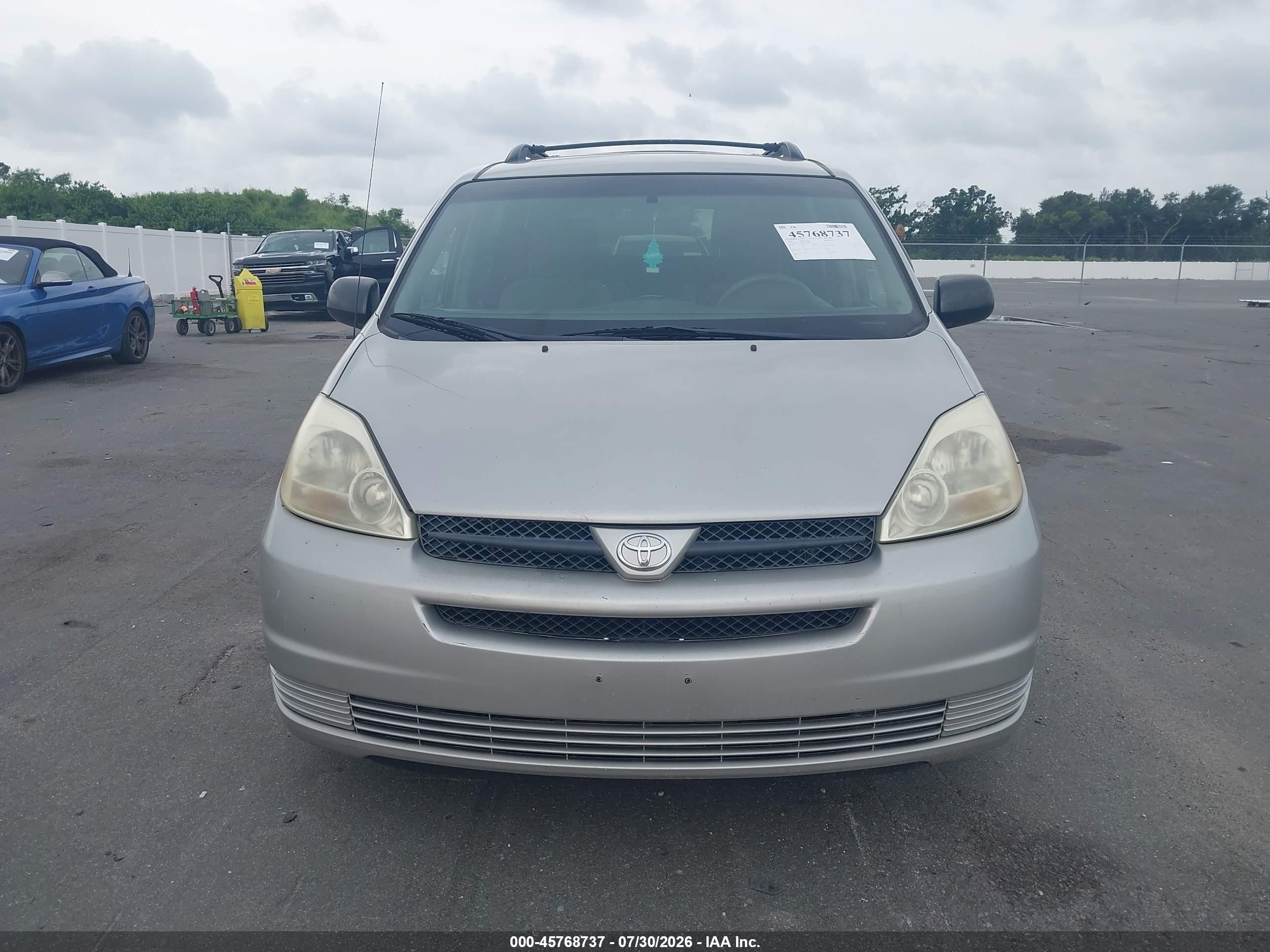 2005 Toyota Sienna Le Серебряный vin: 5TDZA23C95S377095