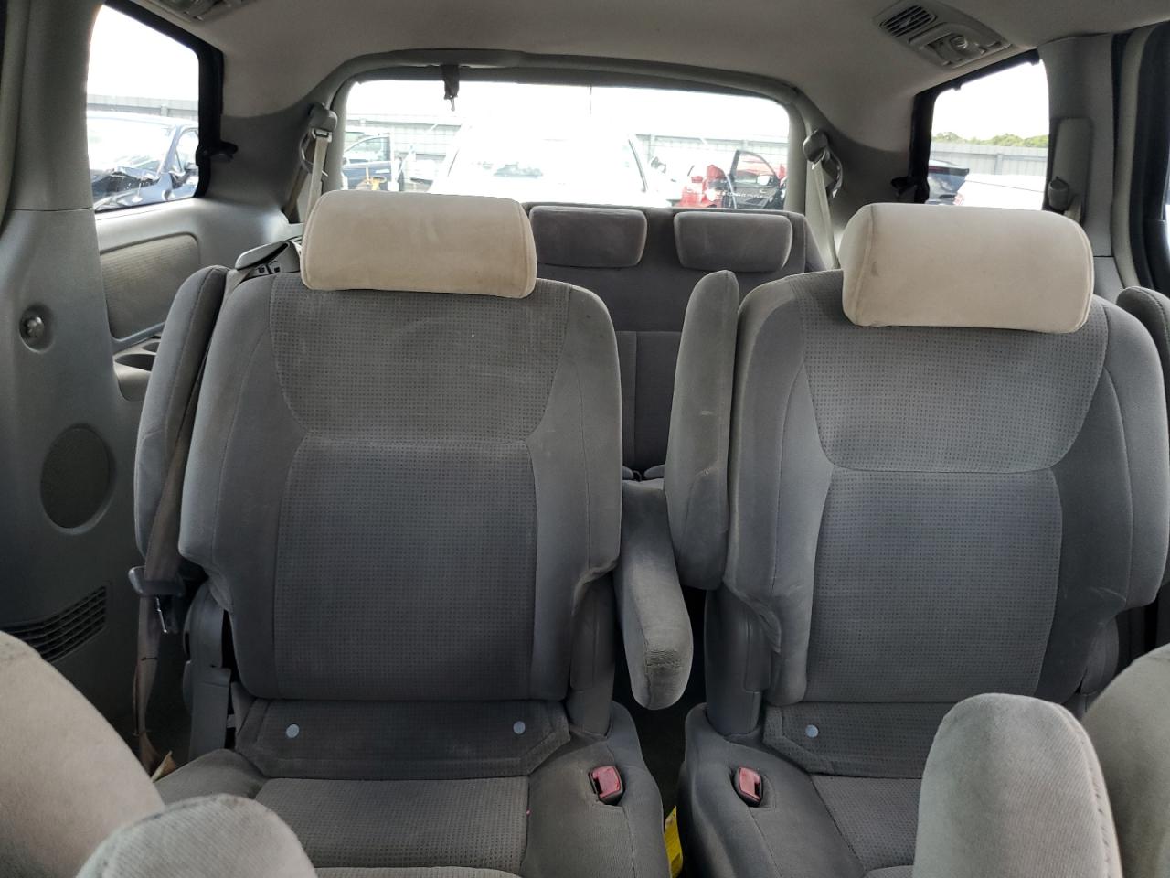 2005 Toyota Sienna Le 7 Passenger Gray vin: 5TDZA23C95S385472