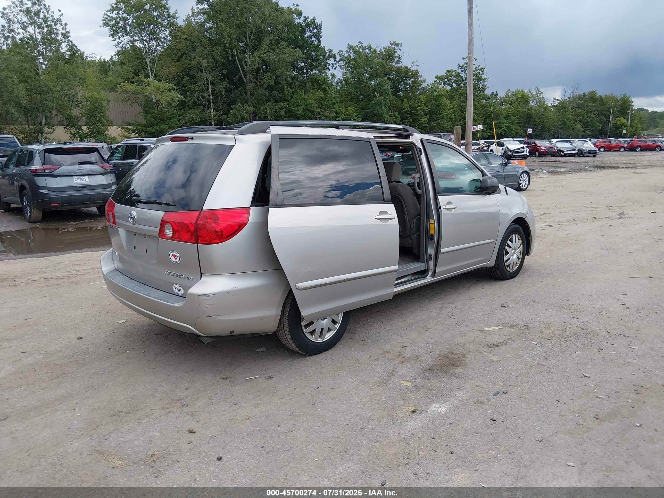 2006 Toyota Sienna Le Серебряный vin: 5TDZA23C96S394061