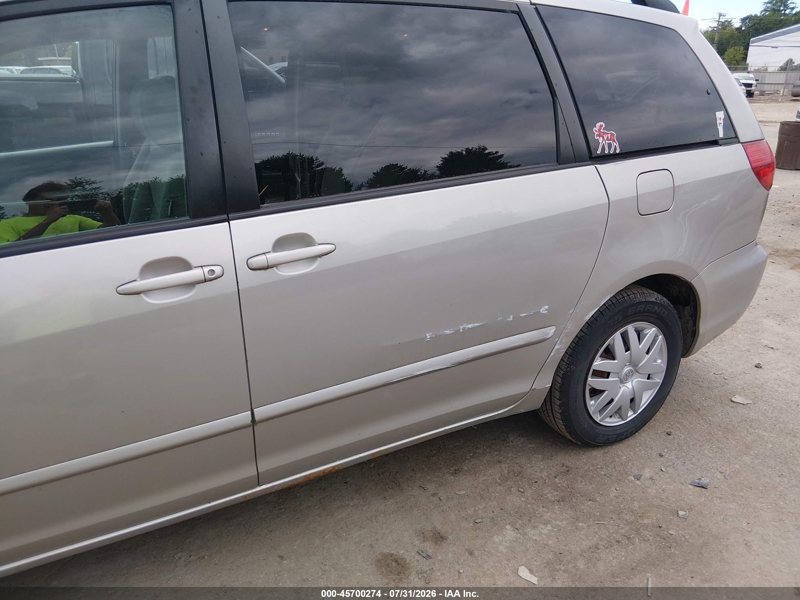 2006 Toyota Sienna Le Серебряный vin: 5TDZA23C96S394061
