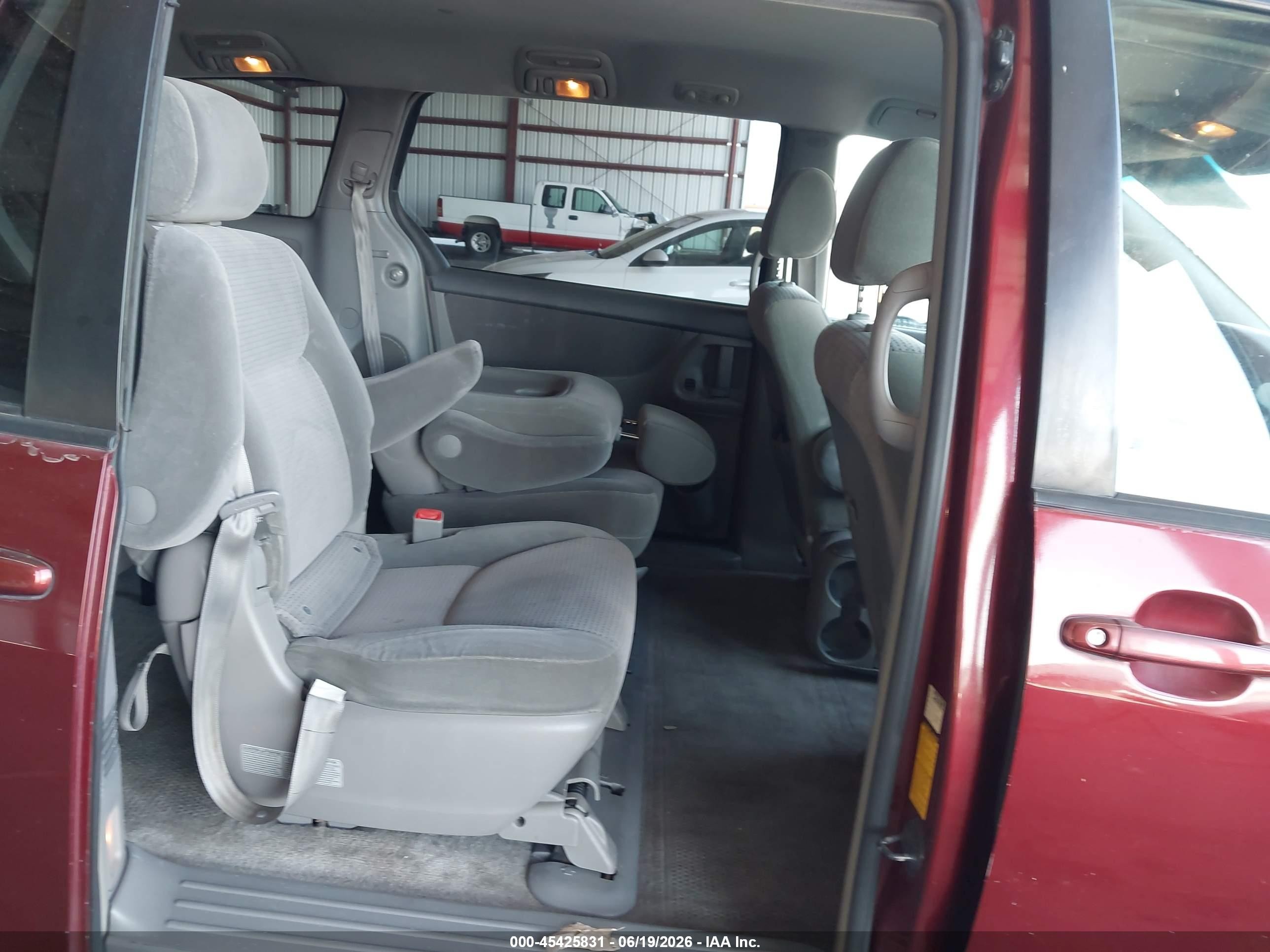 2006 Toyota Sienna Le Бордовый vin: 5TDZA23C96S395999