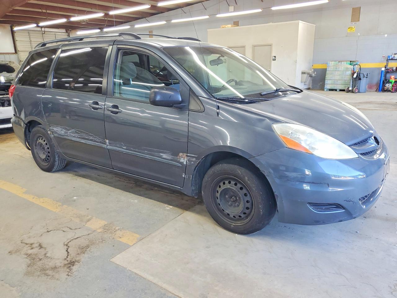 2006 Toyota Sienna Le 8 Passenger Gray vin: 5TDZA23C96S405673