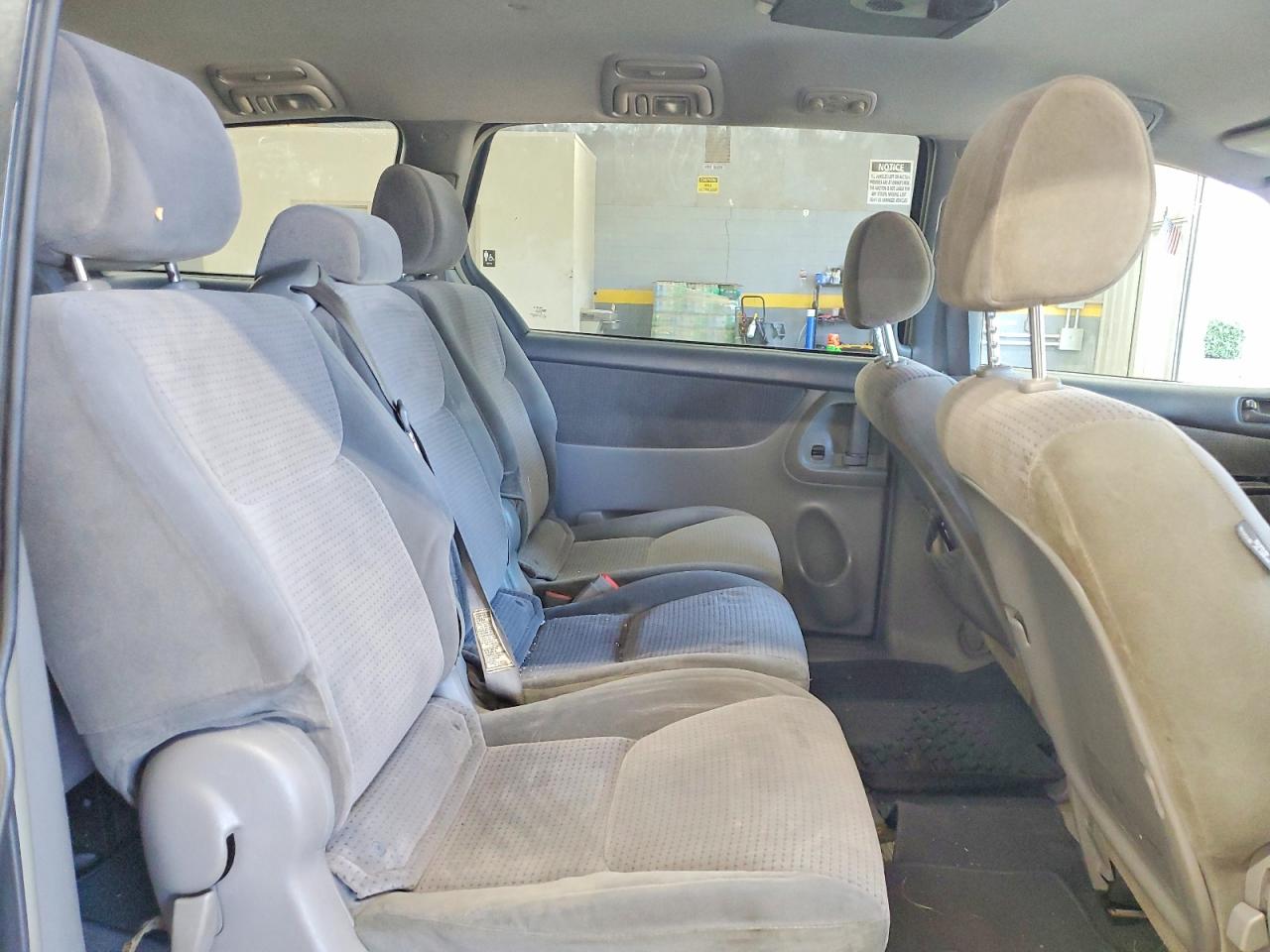 2006 Toyota Sienna Le 8 Passenger Gray vin: 5TDZA23C96S405673