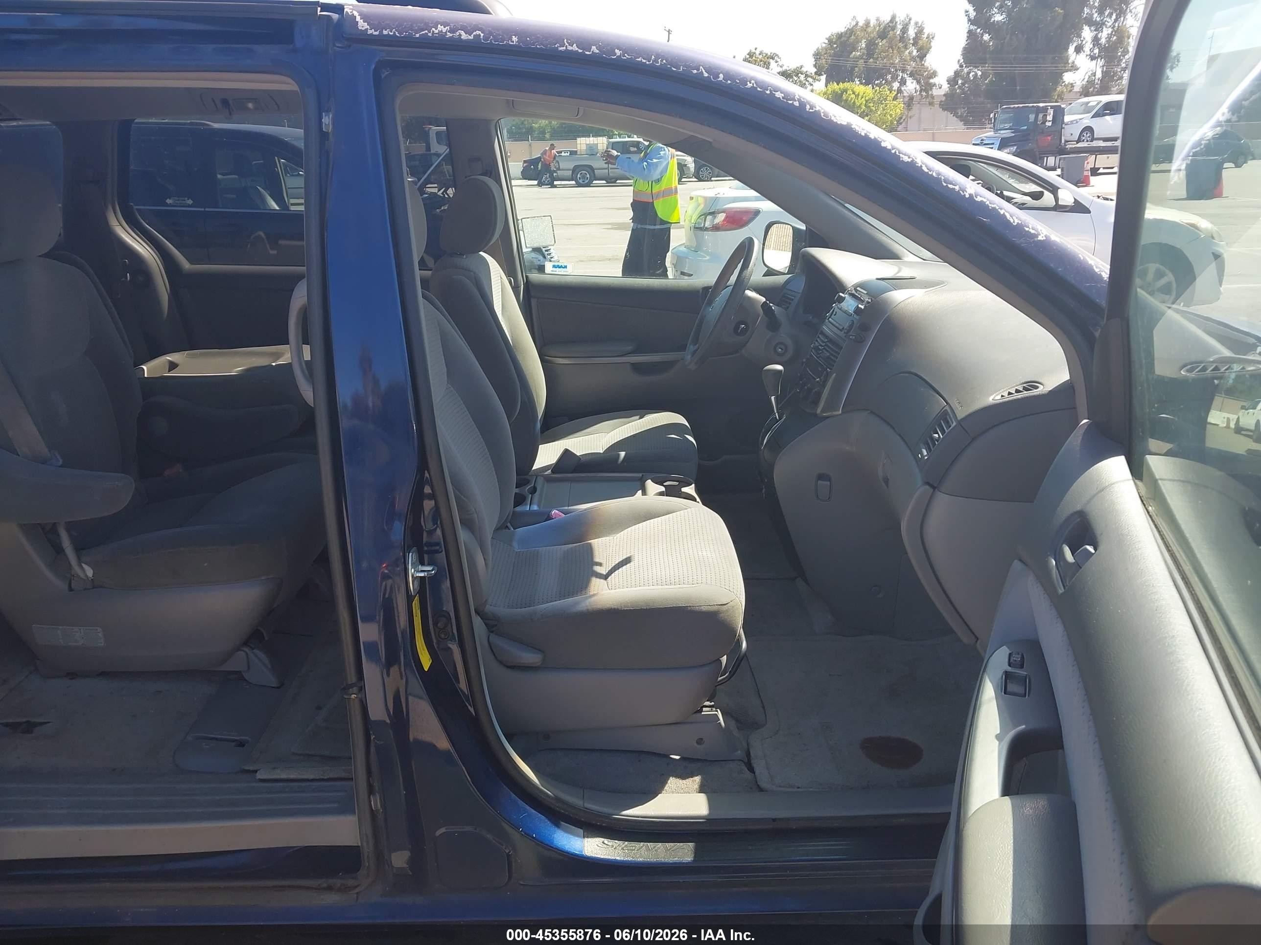 2006 Toyota Sienna Le Blue vin: 5TDZA23C96S406368