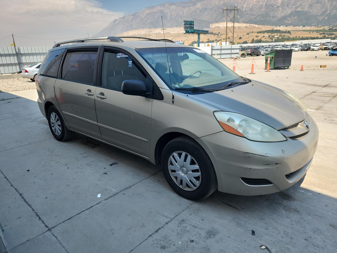 2006 Toyota Sienna Ce 7 Passenger Beige vin: 5TDZA23C96S407830