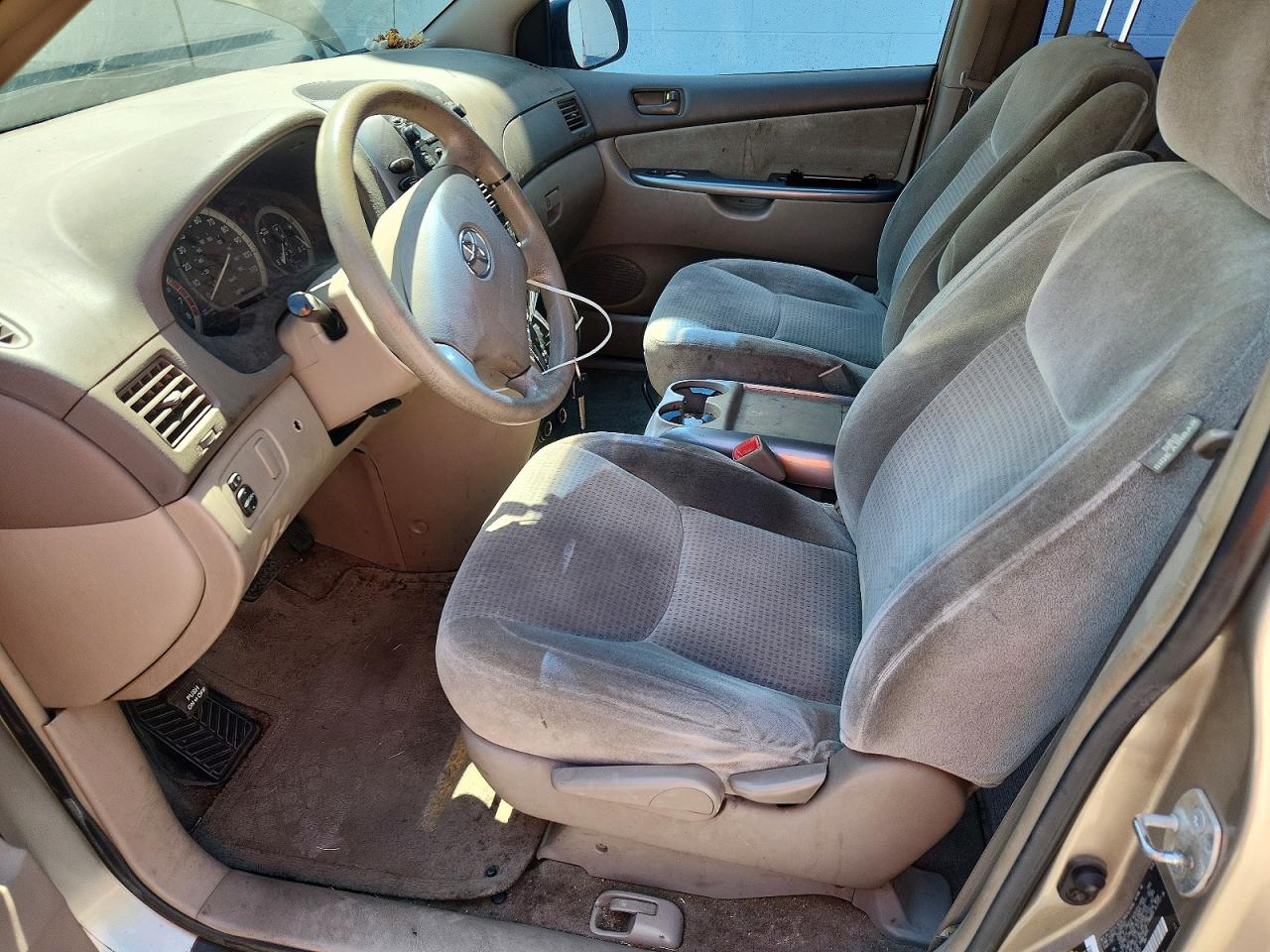 2006 Toyota Sienna Ce 7 Passenger Beige vin: 5TDZA23C96S407830