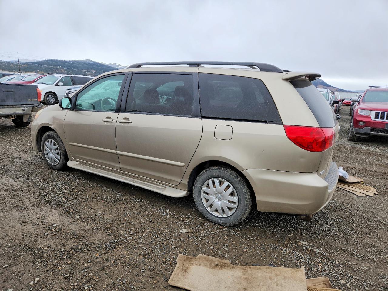 2006 Toyota Sienna Le 7 Passenger Beige vin: 5TDZA23C96S424143