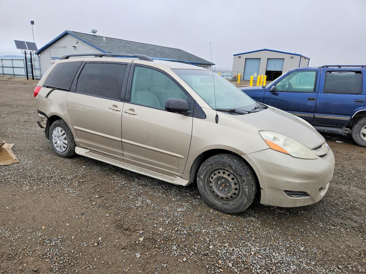 2006 Toyota Sienna Le 7 Passenger Beige vin: 5TDZA23C96S424143