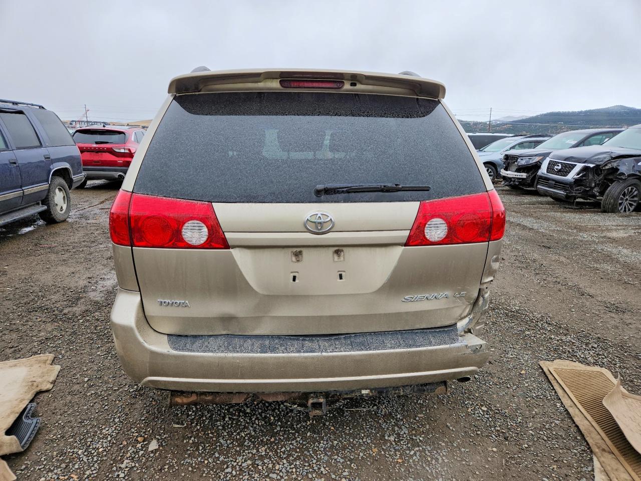 2006 Toyota Sienna Le 7 Passenger Beige vin: 5TDZA23C96S424143