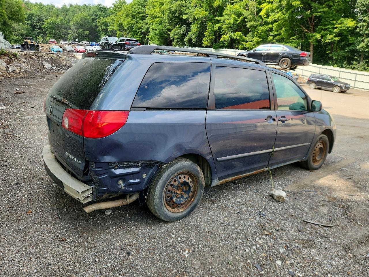 2006 Toyota Sienna Le 8 Passenger Blue vin: 5TDZA23C96S429925