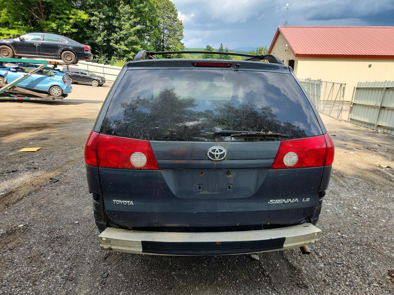 2006 Toyota Sienna Le 8 Passenger Blue vin: 5TDZA23C96S429925