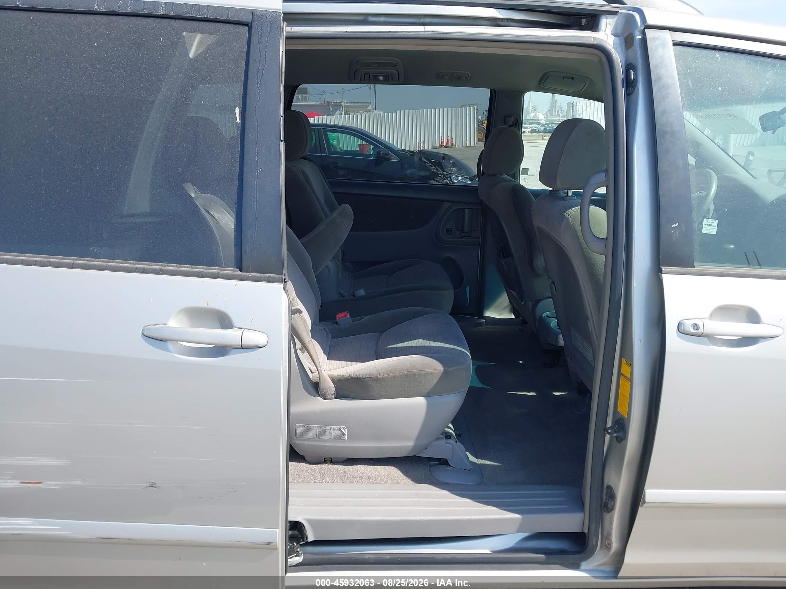 2006 Toyota Sienna Le Silver vin: 5TDZA23C96S465761