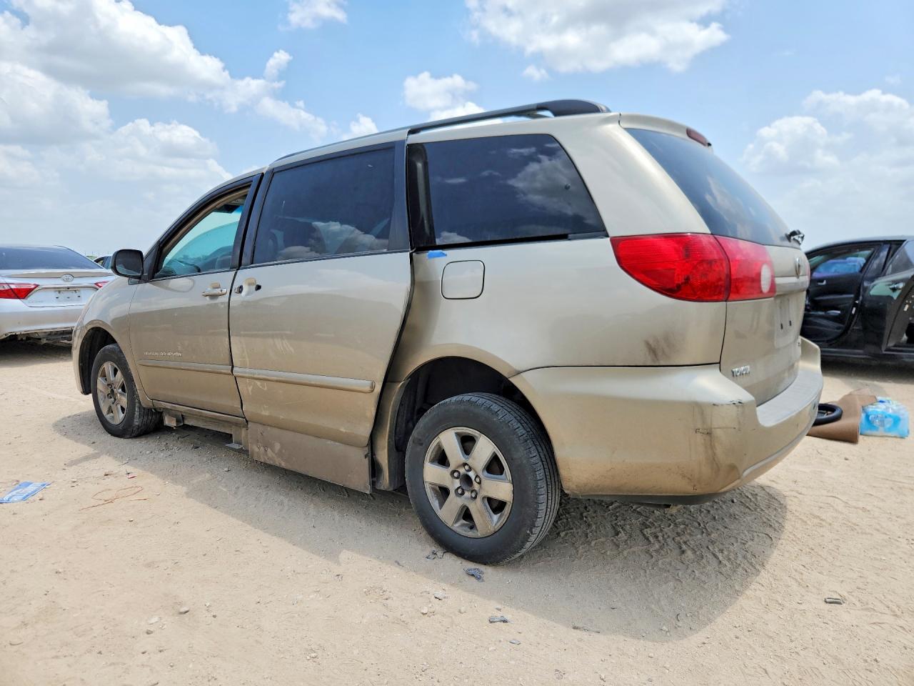 2006 Toyota Sienna Le 8 Passenger Tan vin: 5TDZA23C96S483810