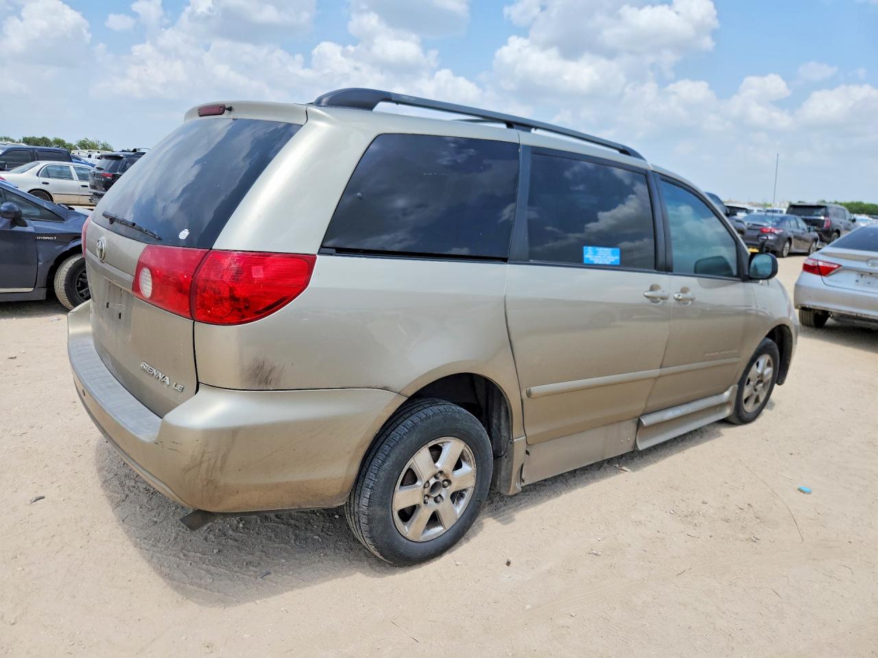 2006 Toyota Sienna Le 8 Passenger Tan vin: 5TDZA23C96S483810