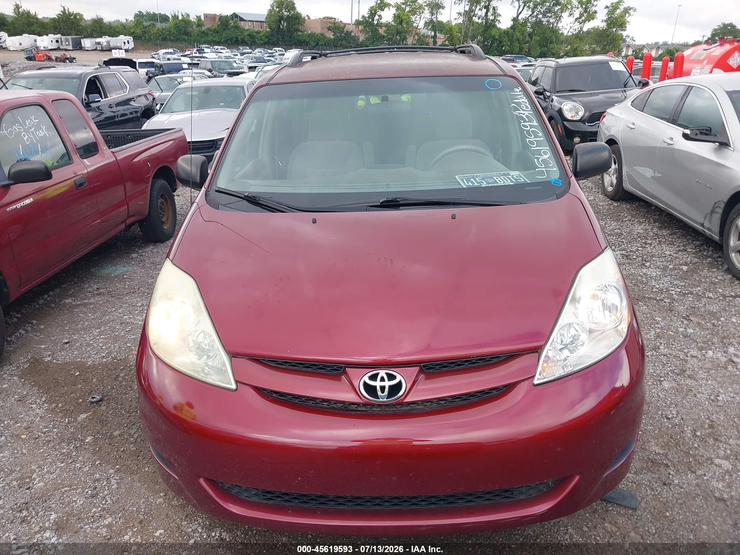 2006 Toyota Sienna Le Maroon vin: 5TDZA23C96S508186