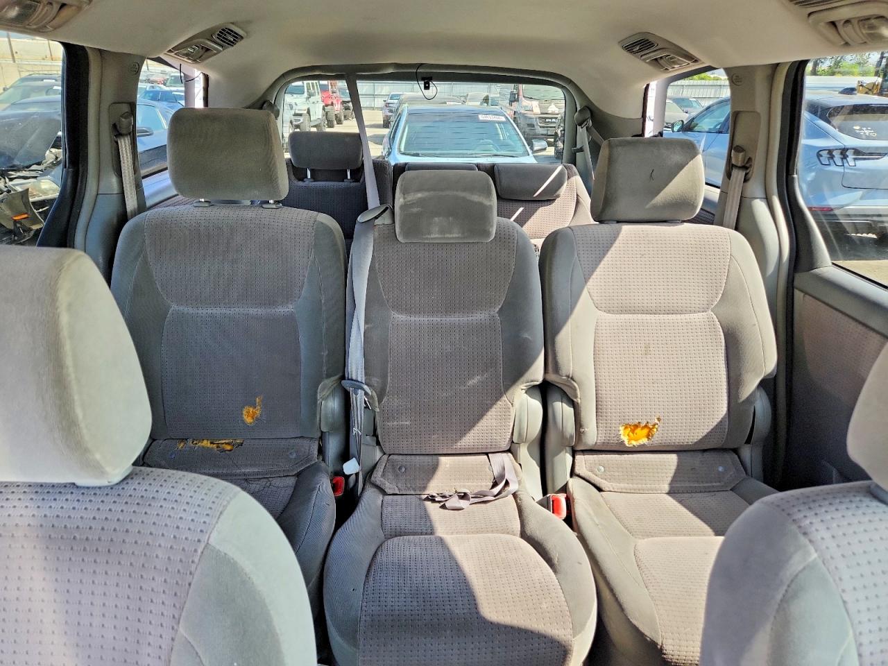 2006 Toyota Sienna Le 8 Passenger Silver vin: 5TDZA23C96S517499