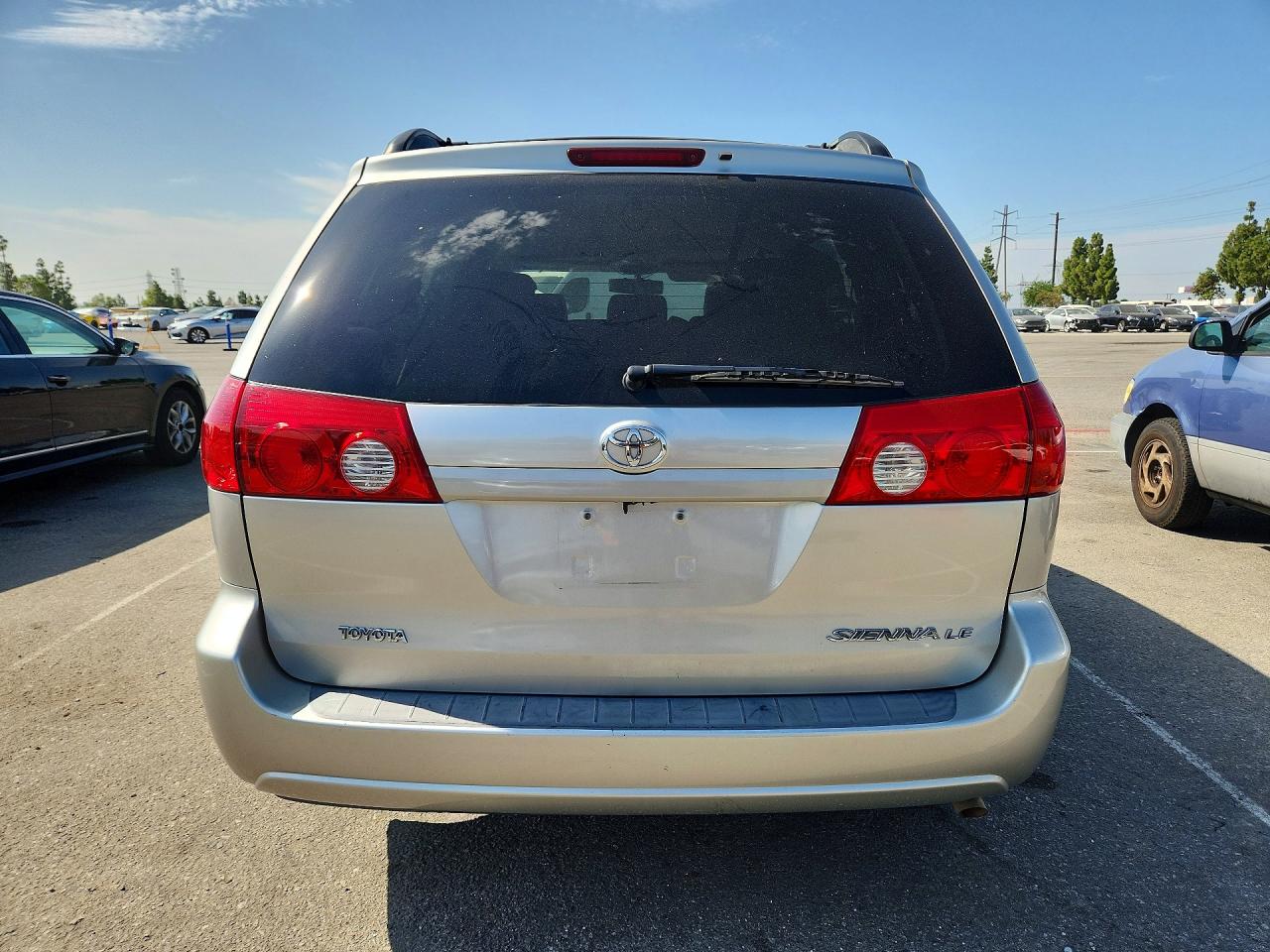 2006 Toyota Sienna Le 8 Passenger Silver vin: 5TDZA23C96S517499