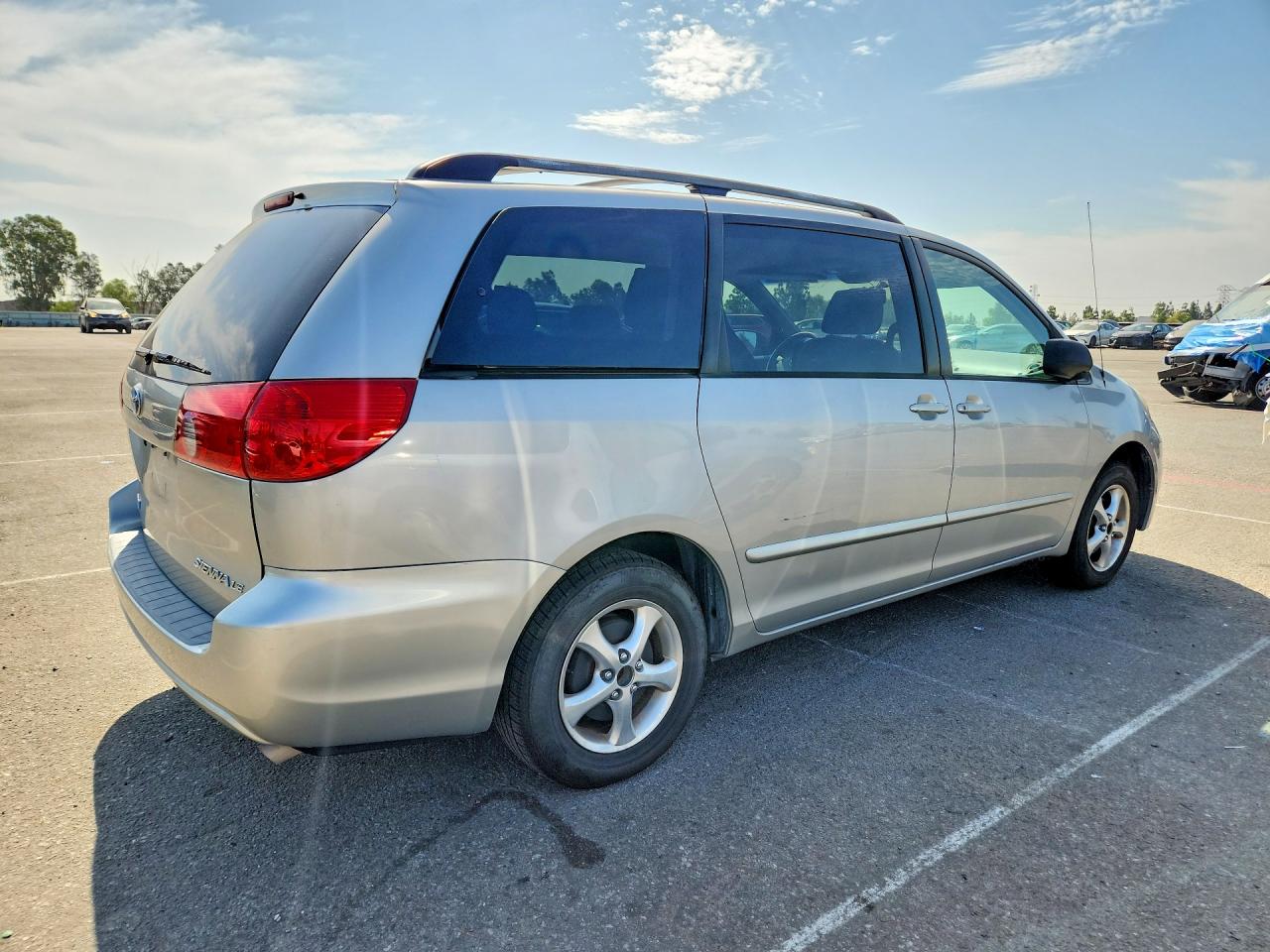 2006 Toyota Sienna Le 8 Passenger Silver vin: 5TDZA23C96S517499