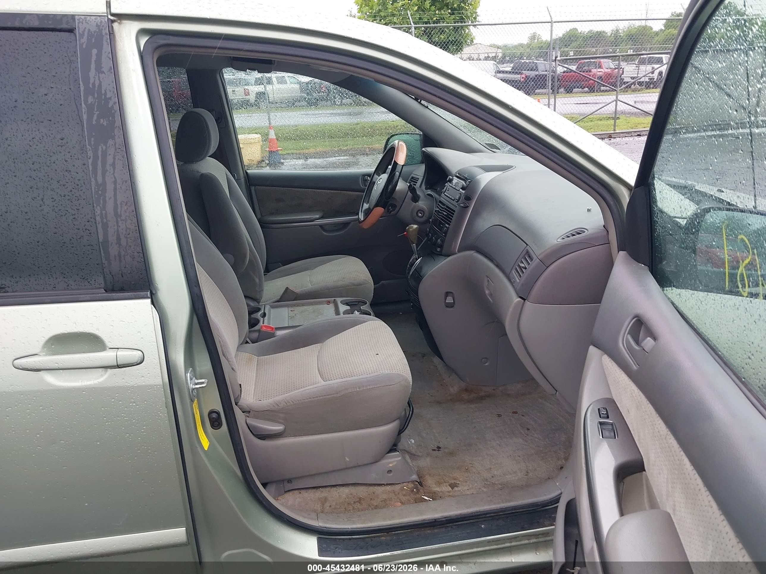 2006 Toyota Sienna Le Green vin: 5TDZA23C96S546520