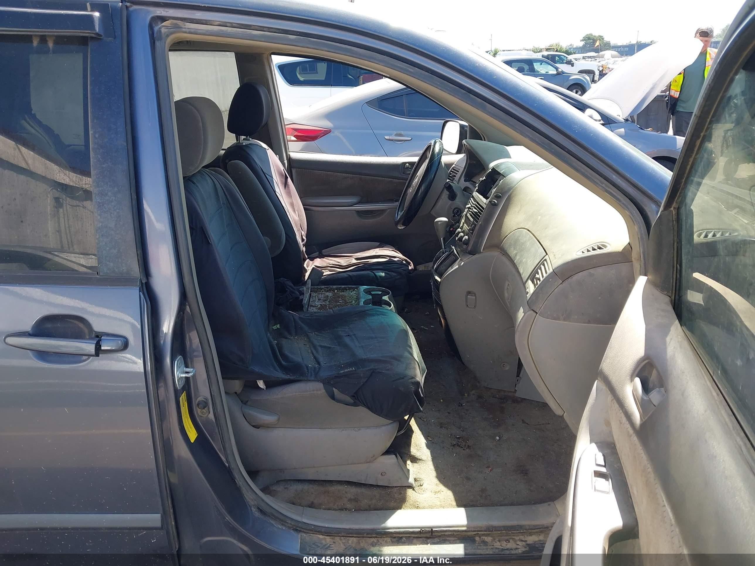 2006 Toyota Sienna Le Blue vin: 5TDZA23C96S561440