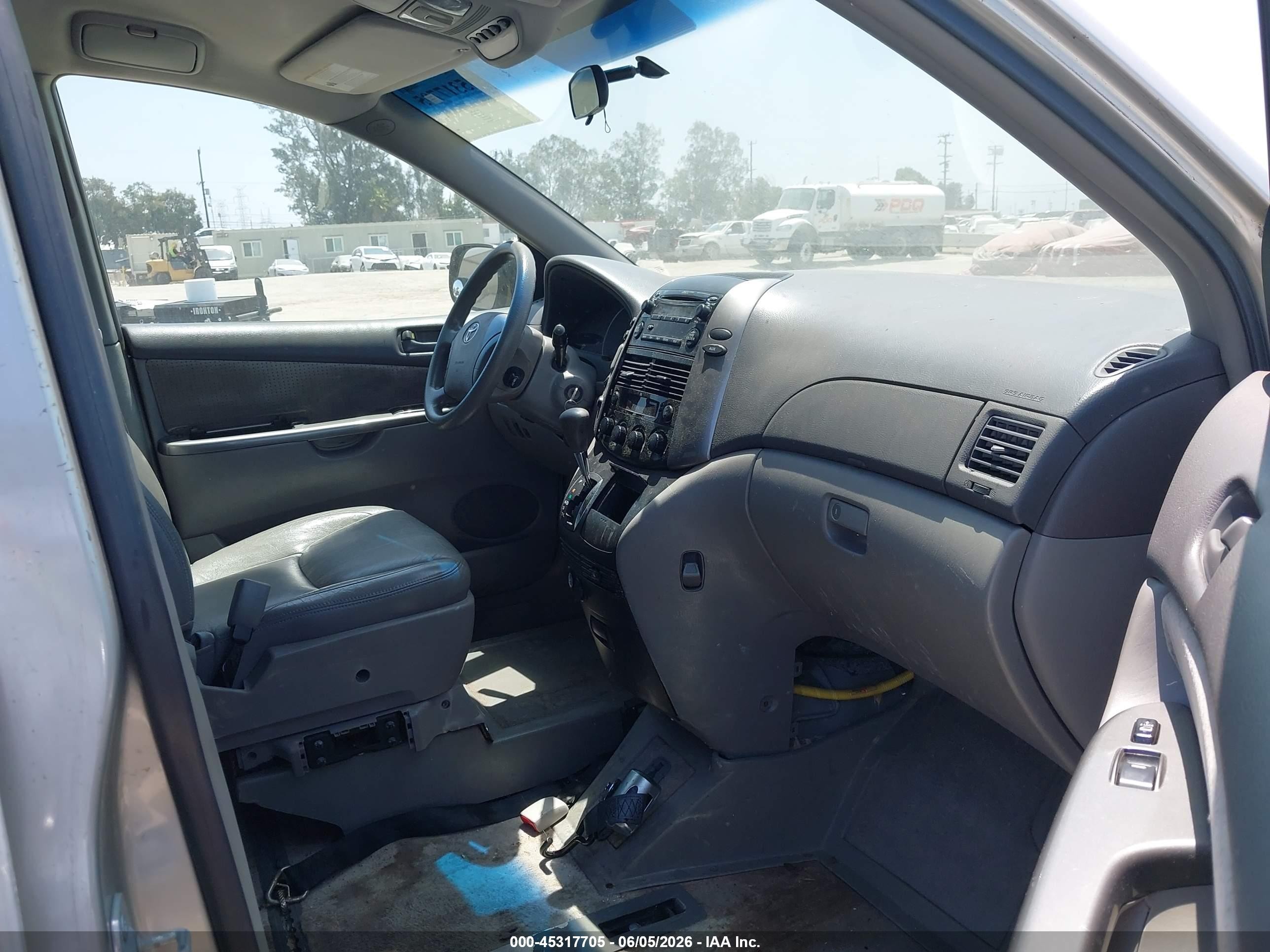 2006 Toyota Sienna Le Silver vin: 5TDZA23C96S561874