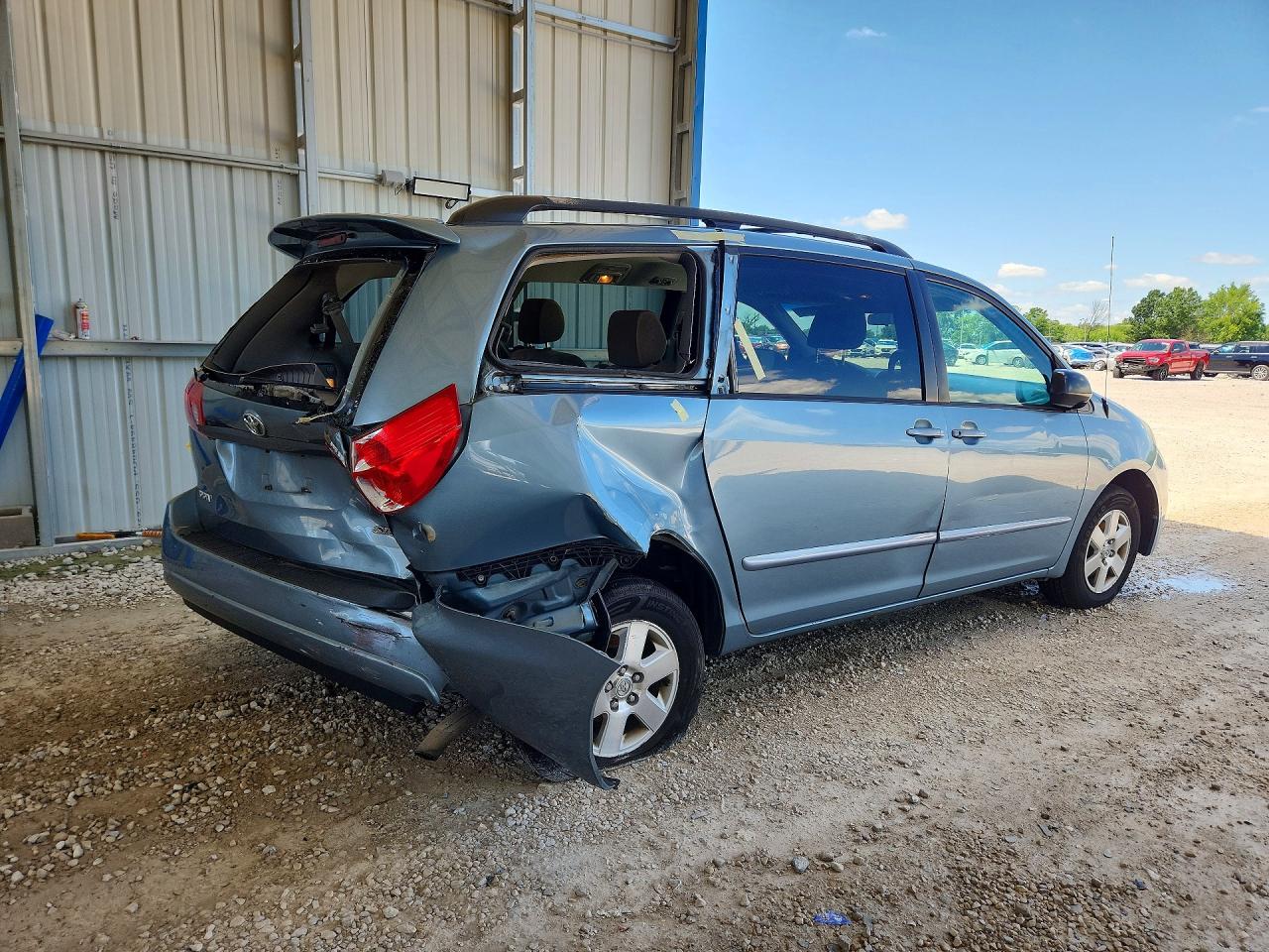 2006 Toyota Sienna Le 7 Passenger Blue vin: 5TDZA23C96S580540