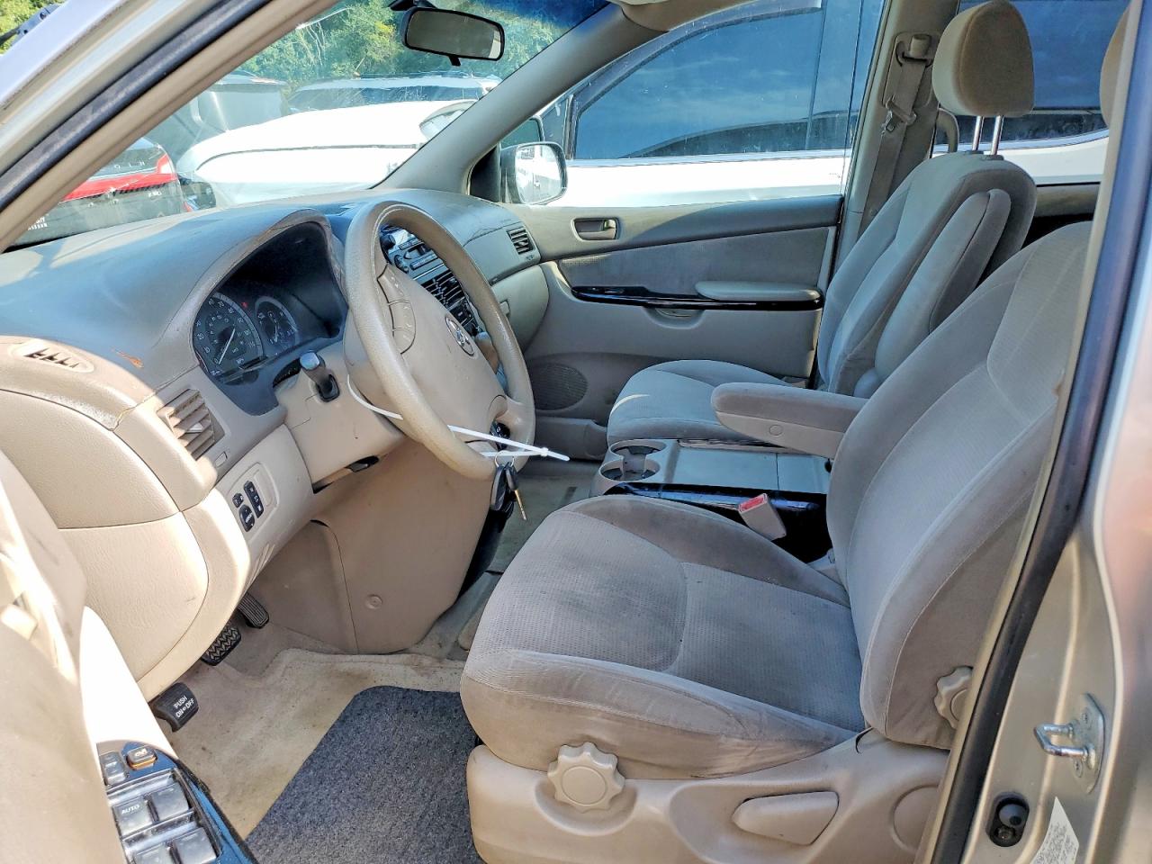 2004 Toyota Sienna Le 7 Passenger Gray vin: 5TDZA23CX4S018210