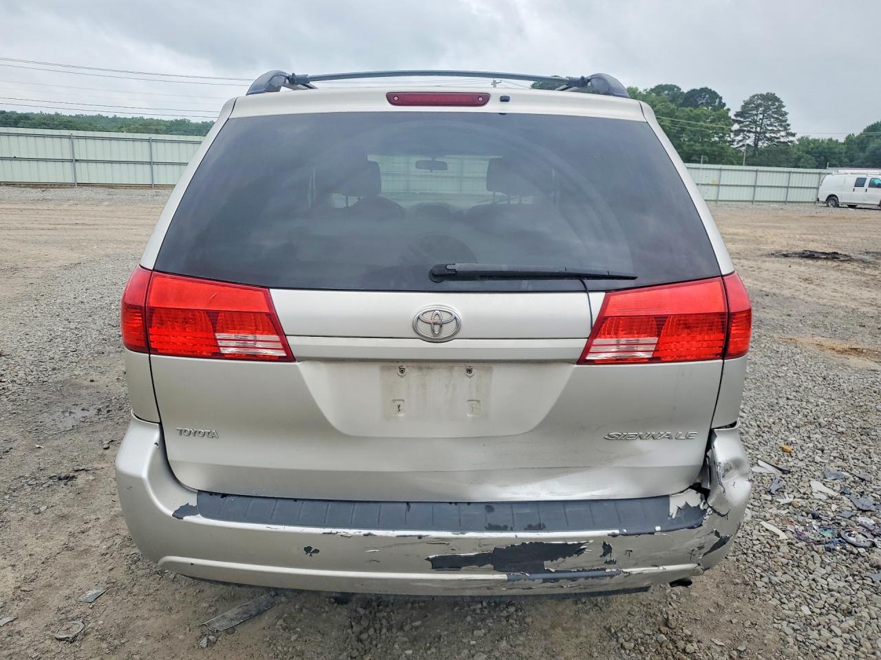 2004 Toyota Sienna Le 7 Passenger Gray vin: 5TDZA23CX4S018210