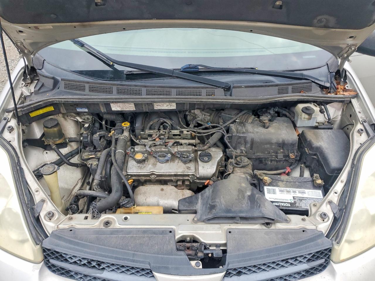 2004 Toyota Sienna Le 7 Passenger Gray vin: 5TDZA23CX4S018210
