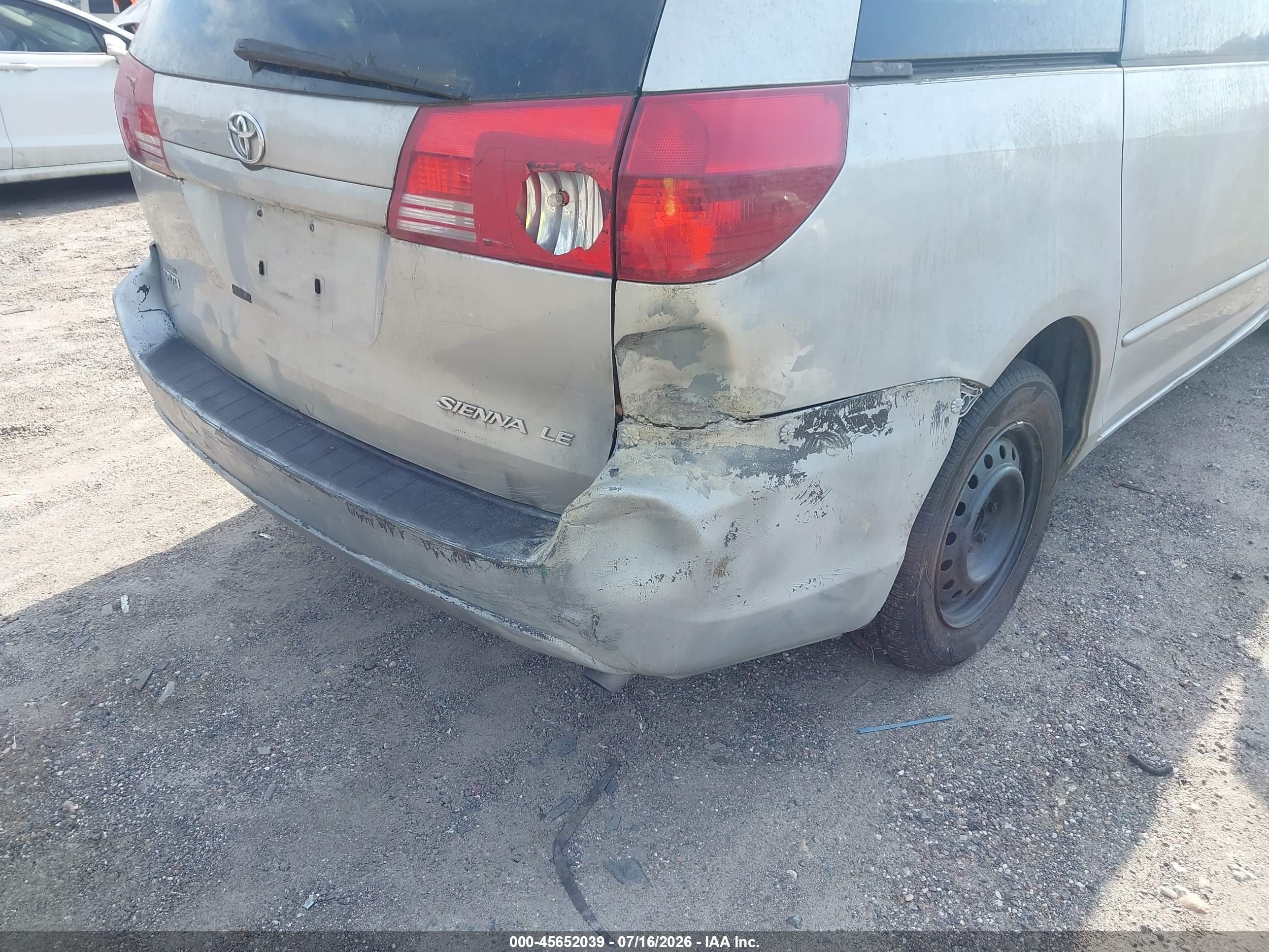 2004 Toyota Sienna Le Silver vin: 5TDZA23CX4S021012