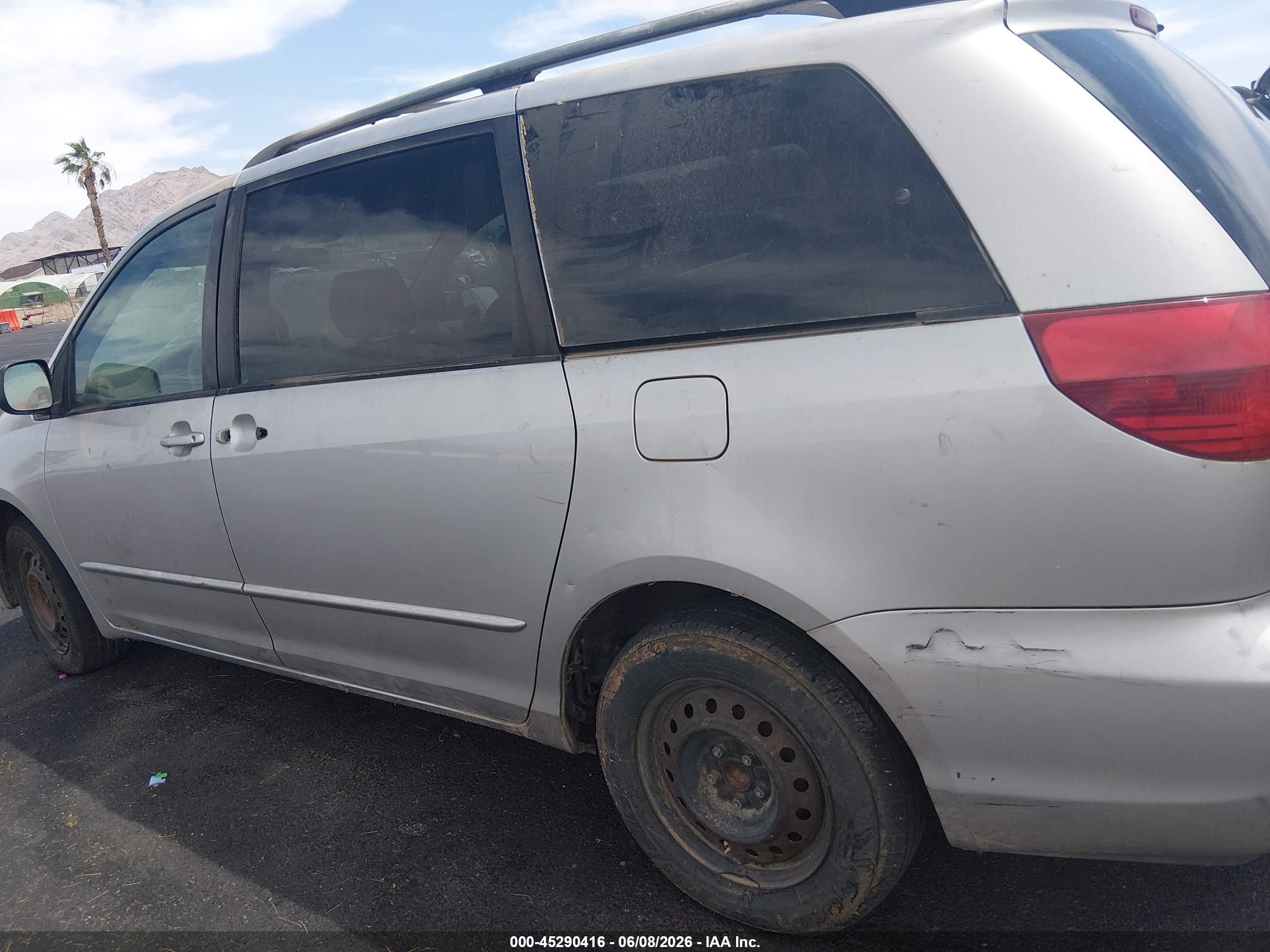 2004 Toyota Sienna Le Серебряный vin: 5TDZA23CX4S033337